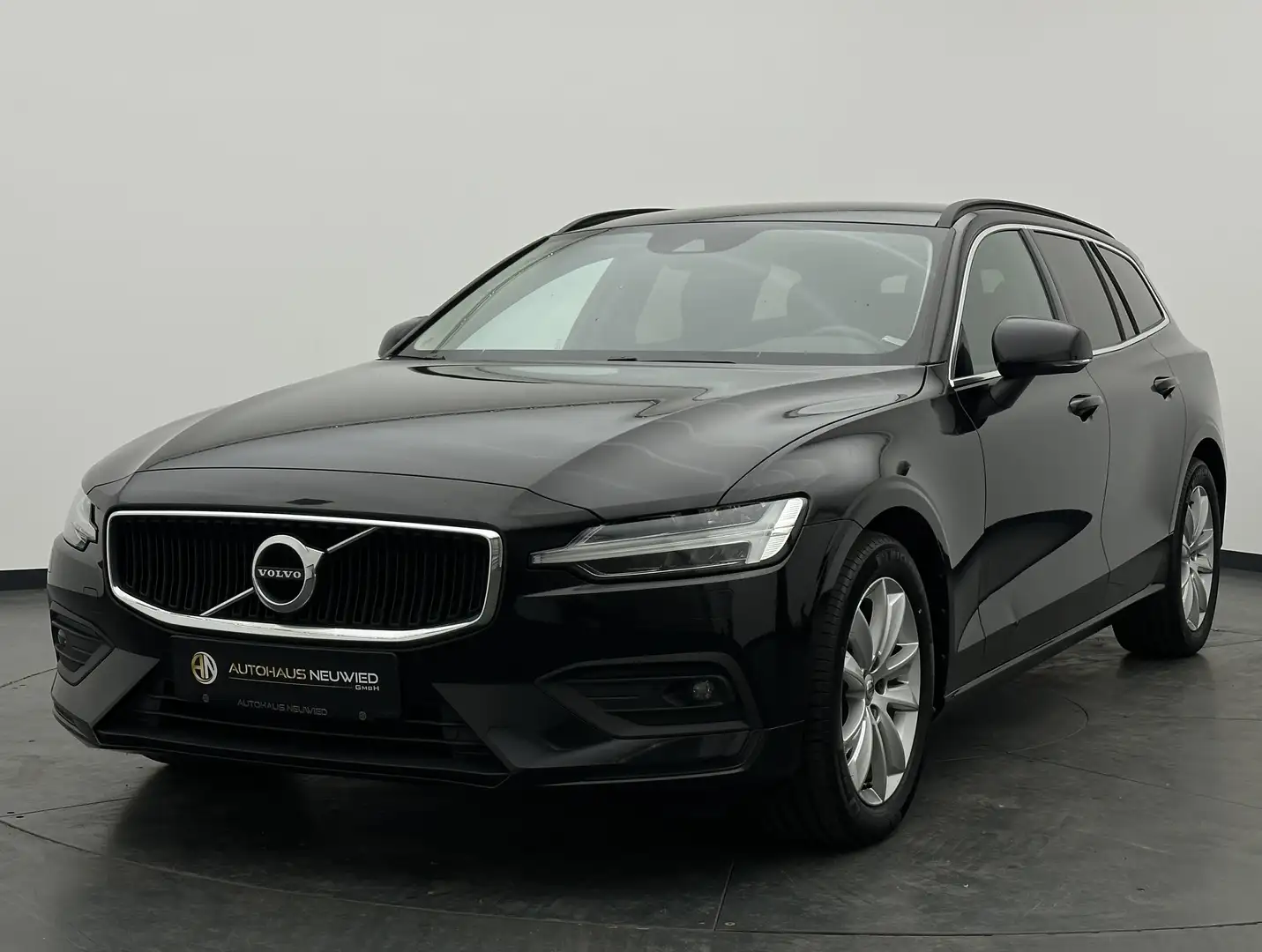 Volvo V60 V60 B4 D Geartronic Momentum +AHK+CAM+STANDHZ+ Schwarz - 2