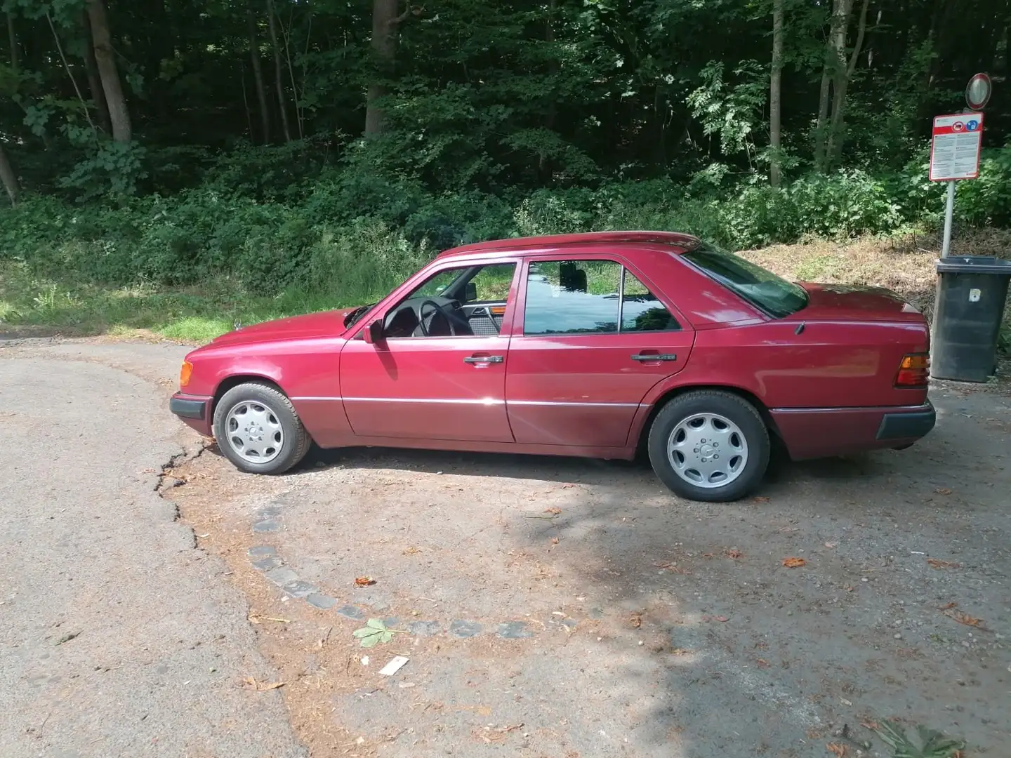 Mercedes-Benz 220 W124 Piros - 2