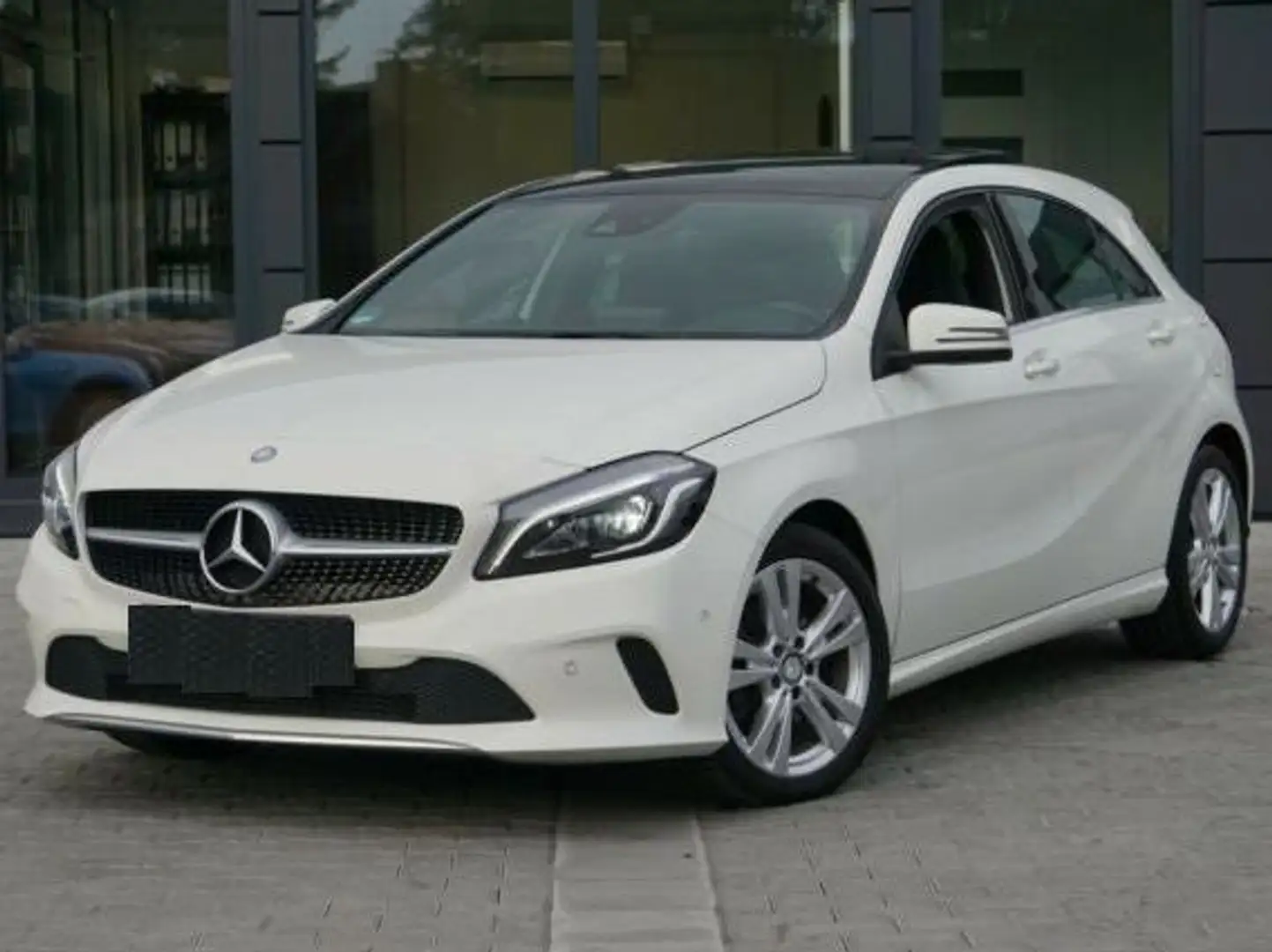 Mercedes-Benz A 220 A 220 d Business 4matic 177cv auto Bianco - 1