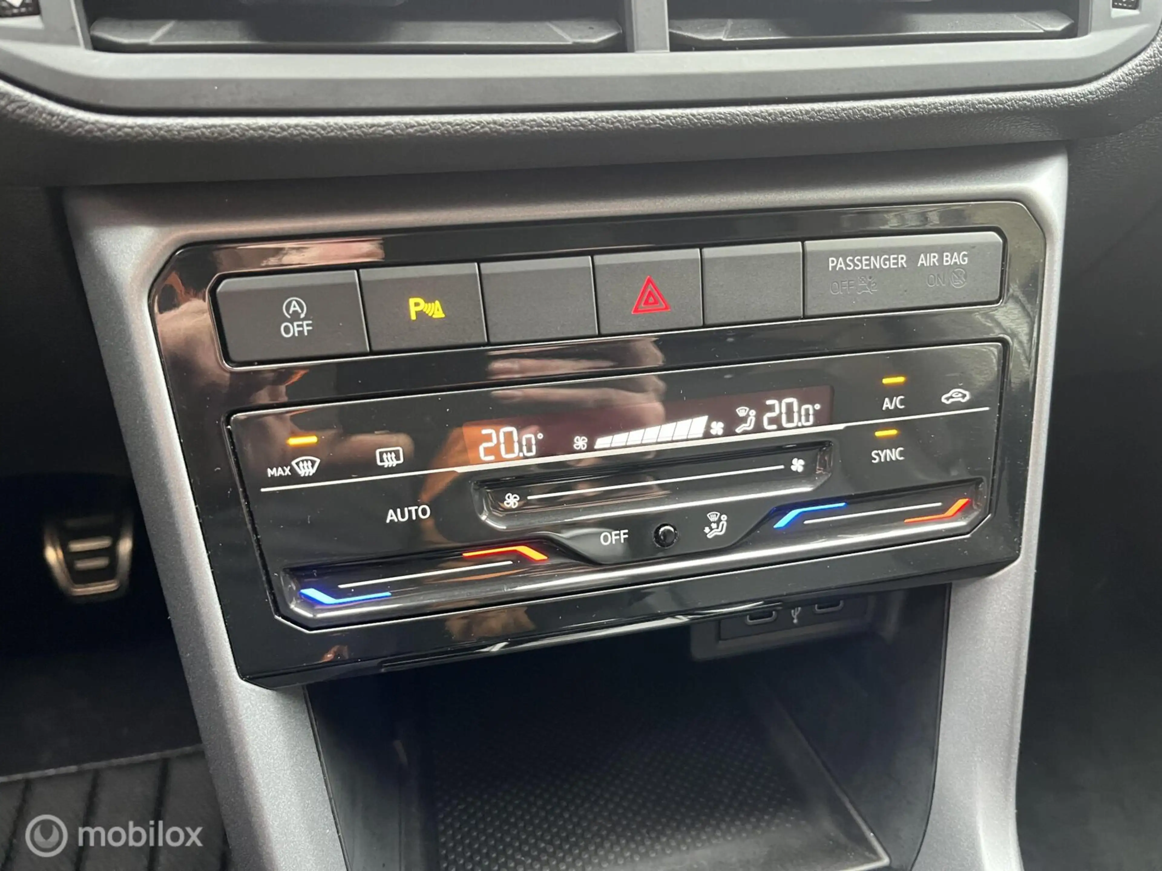 Volkswagen T-Cross 1.0 TSI Style NAVI*CAMERA*ACC*PDC*CLIMA* — photo 12