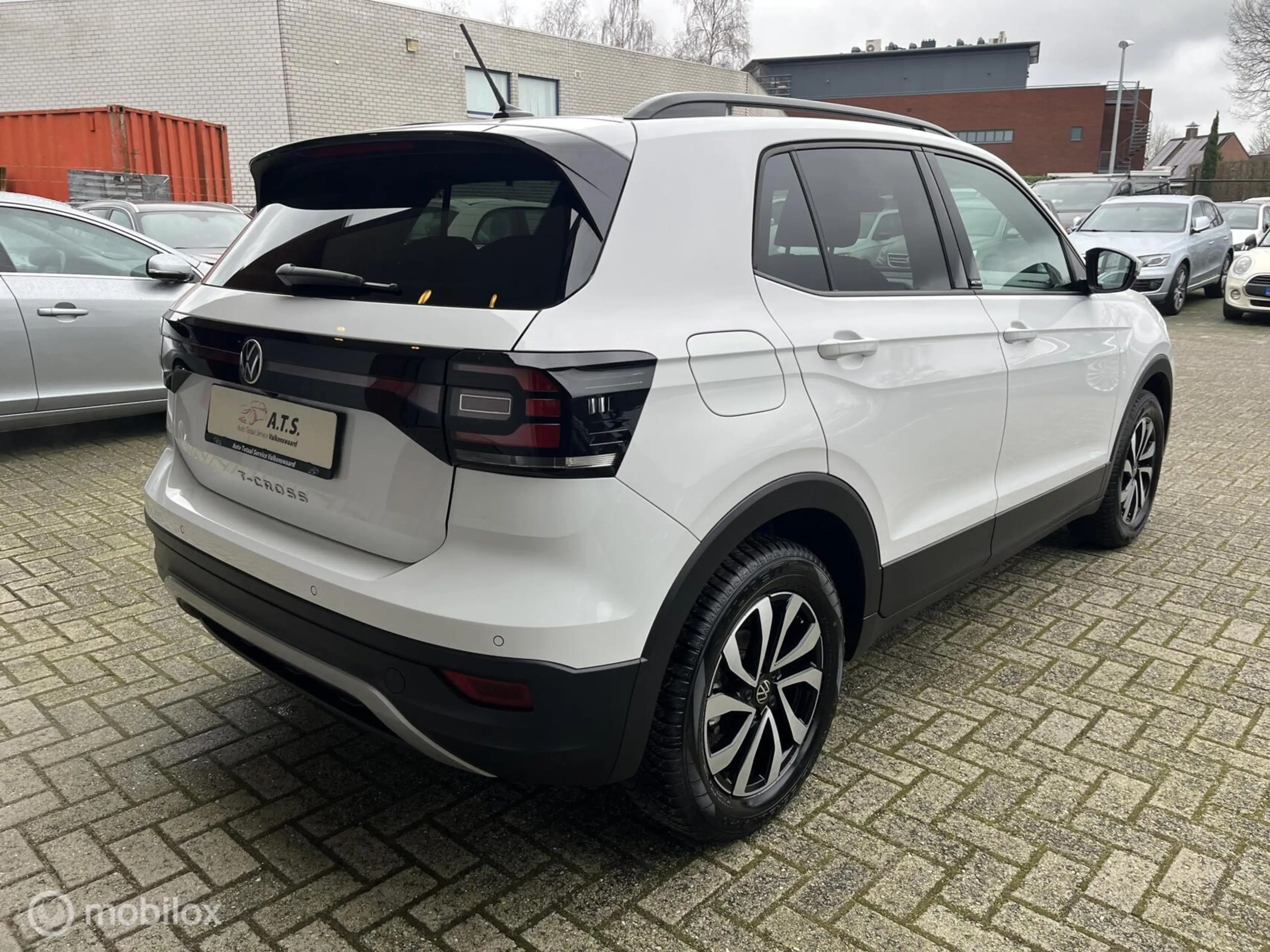 Volkswagen T-Cross 1.0 TSI Style NAVI*CAMERA*ACC*PDC*CLIMA* — photo 4