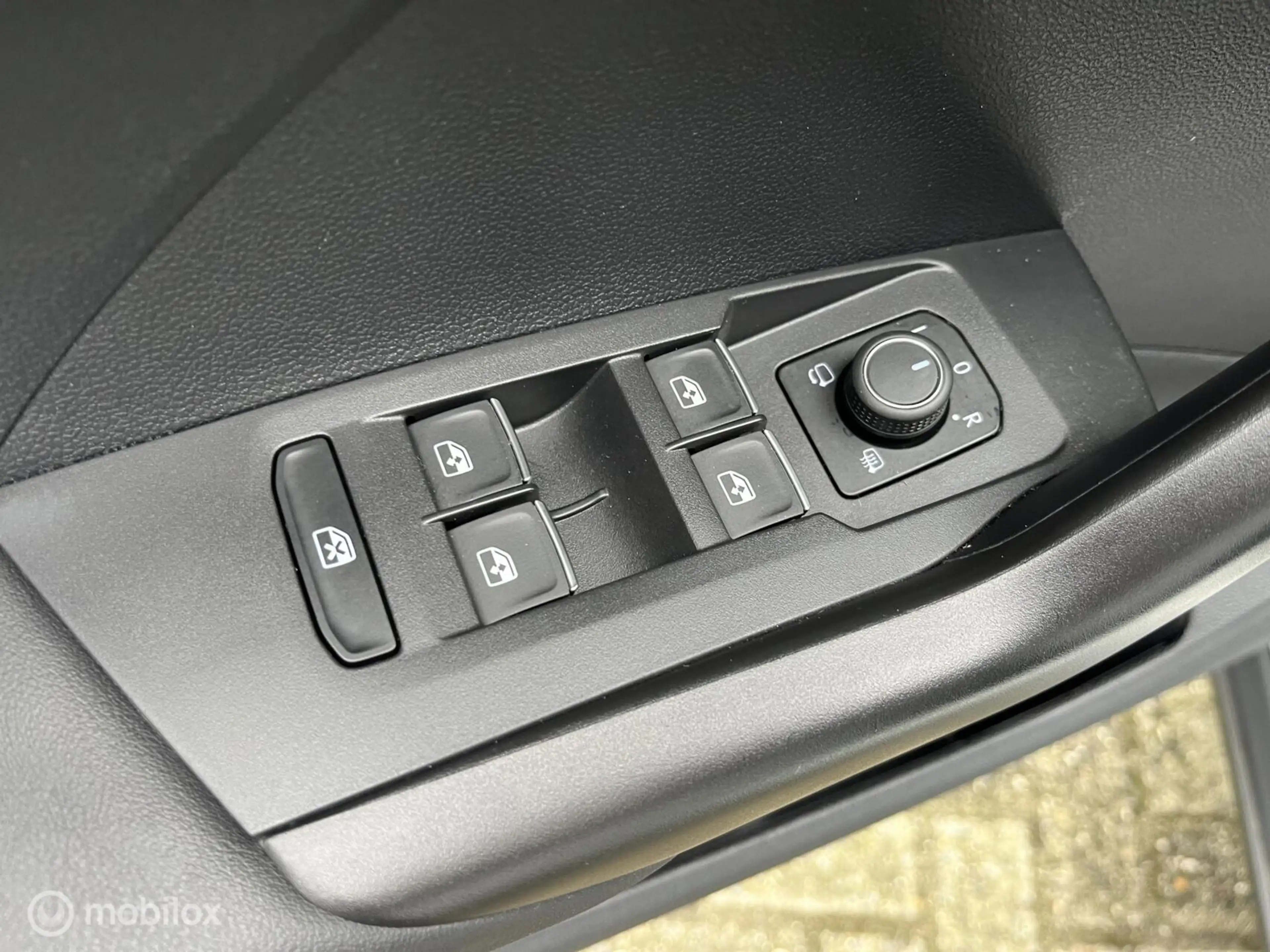 Volkswagen T-Cross 1.0 TSI Style NAVI*CAMERA*ACC*PDC*CLIMA* — photo 22
