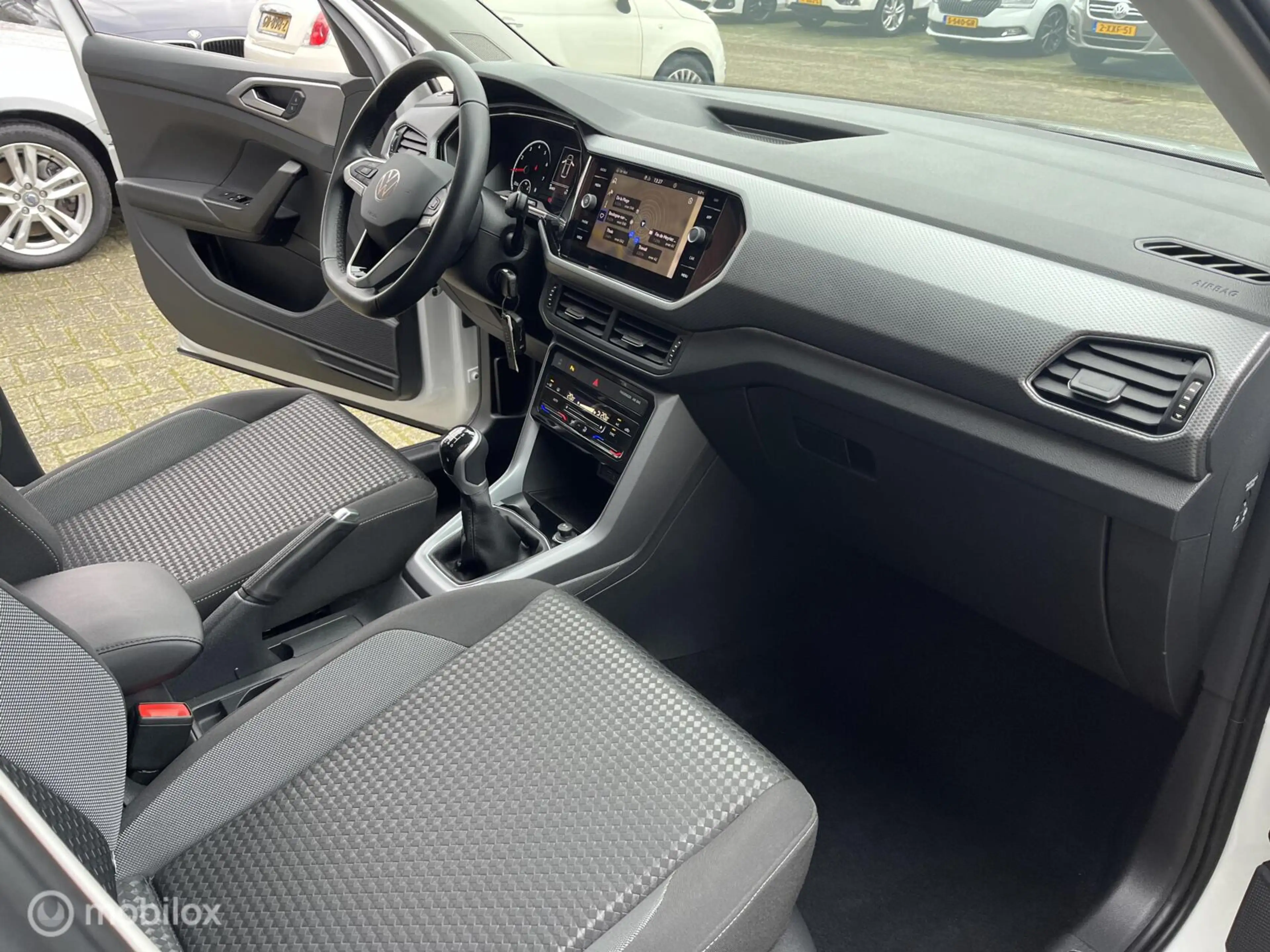 Volkswagen T-Cross 1.0 TSI Style NAVI*CAMERA*ACC*PDC*CLIMA* — photo 9