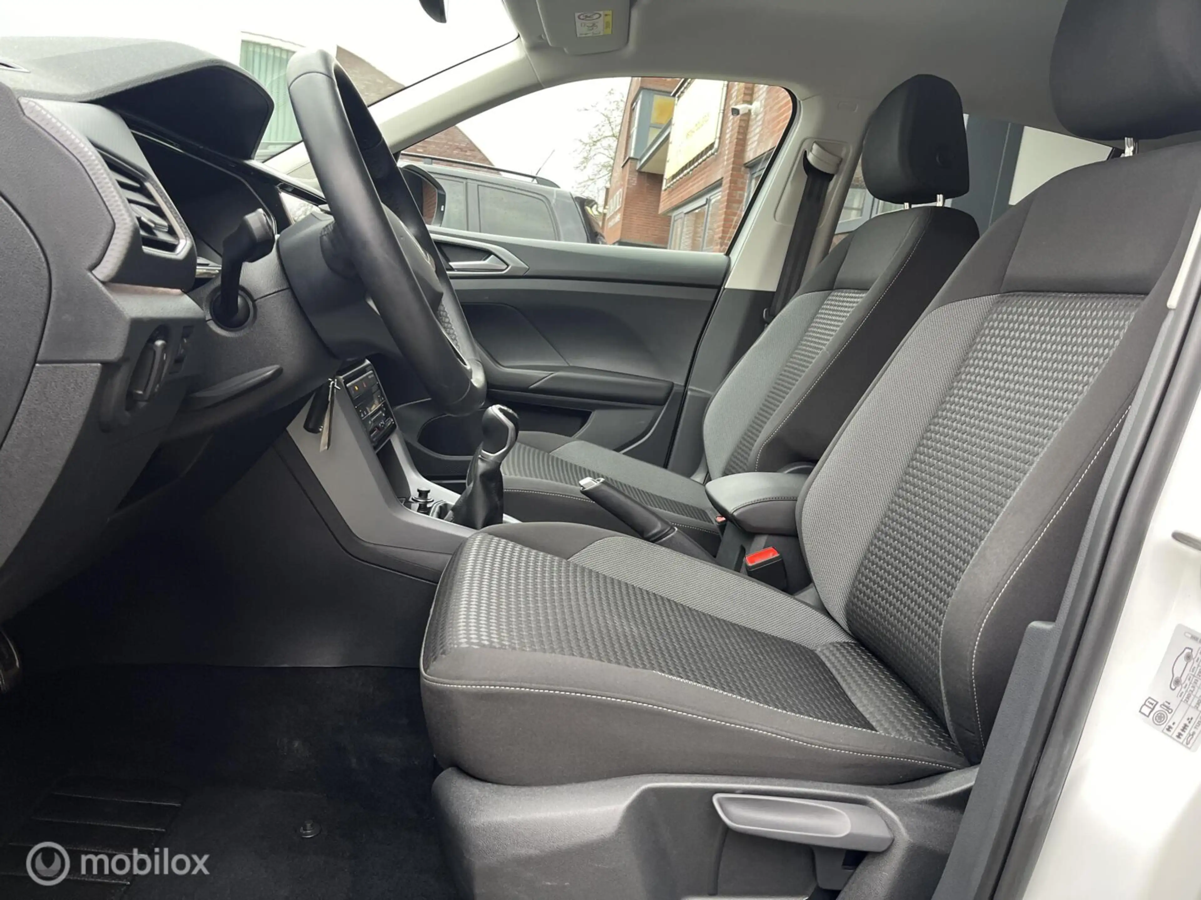Volkswagen T-Cross 1.0 TSI Style NAVI*CAMERA*ACC*PDC*CLIMA* — photo 8
