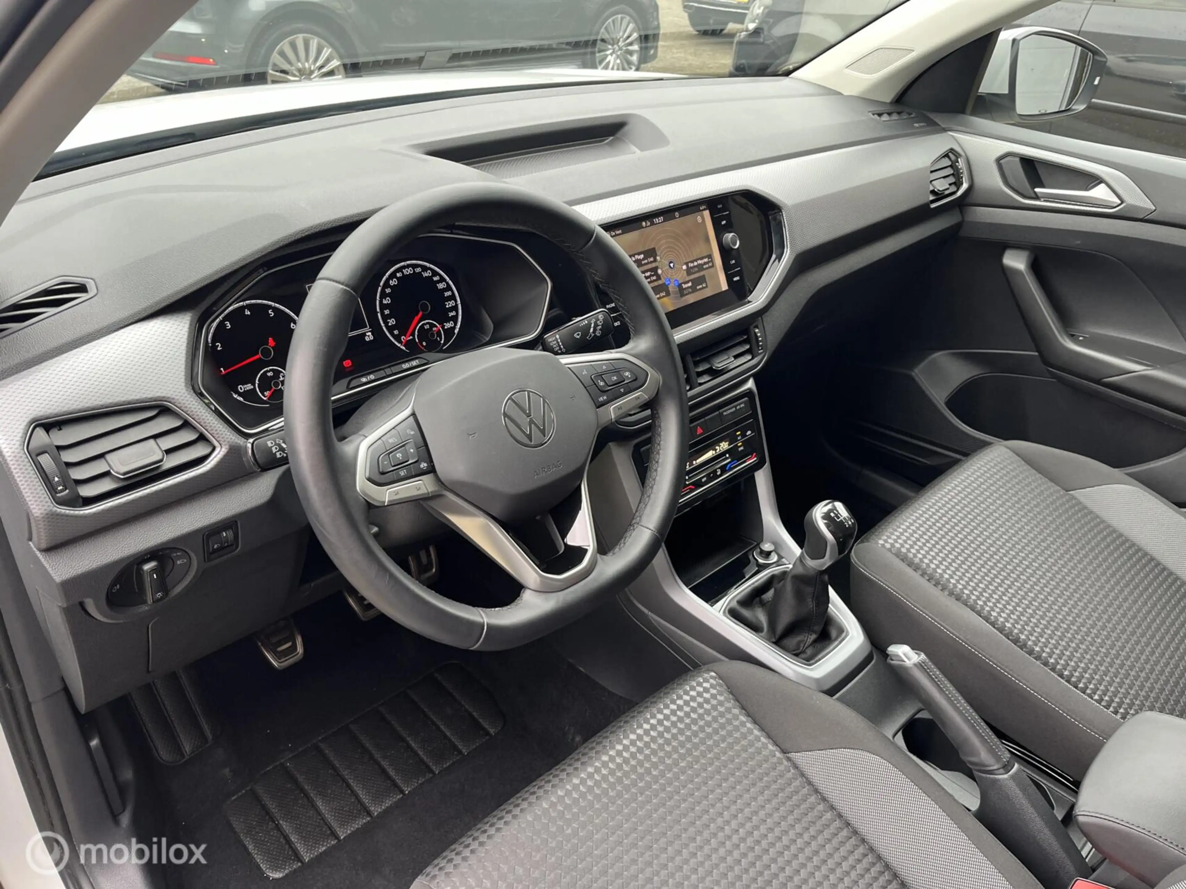 Volkswagen T-Cross 1.0 TSI Style NAVI*CAMERA*ACC*PDC*CLIMA* — photo 7