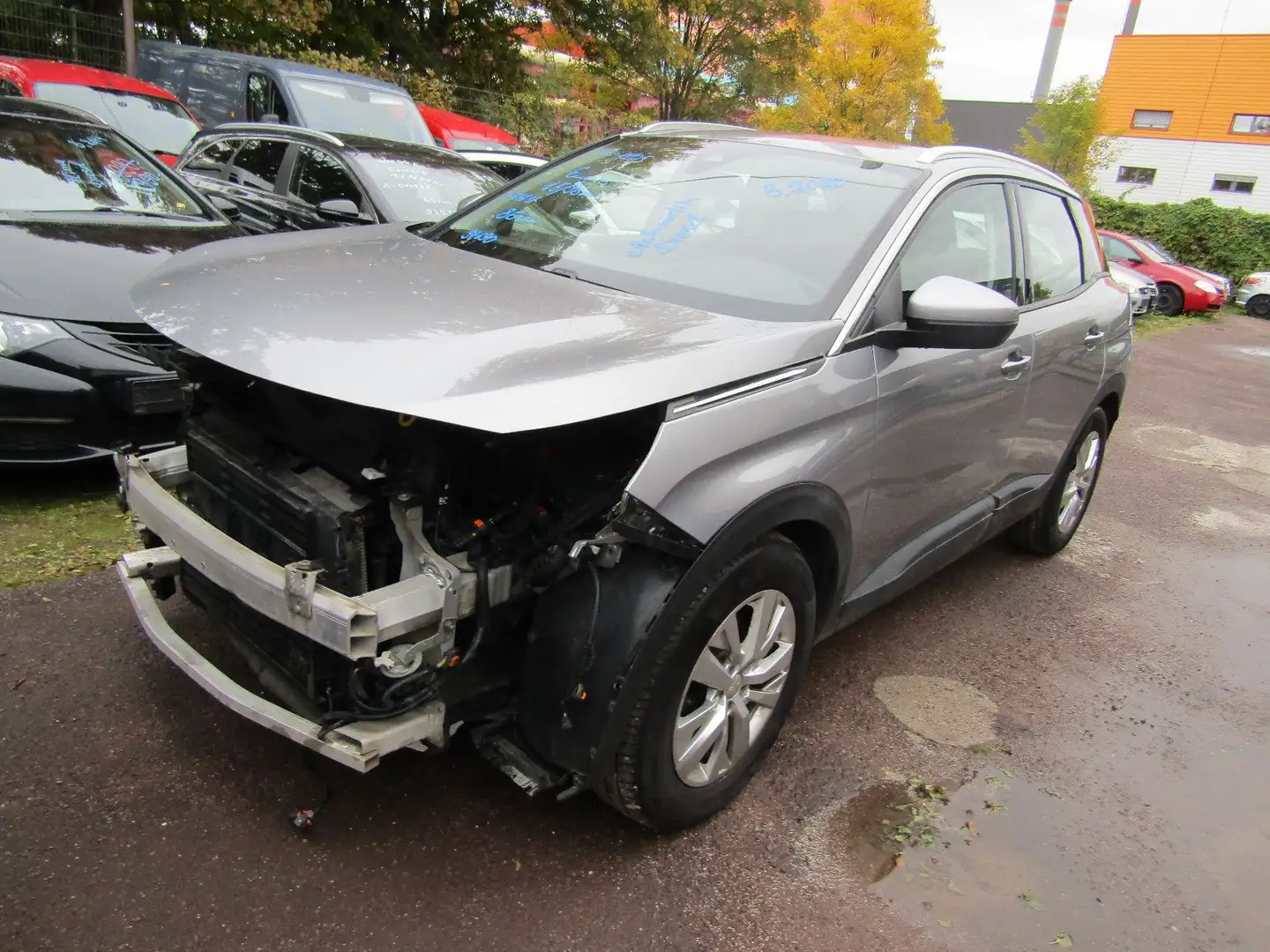 Peugeot 3008 Active Business Automatik Gris - 1