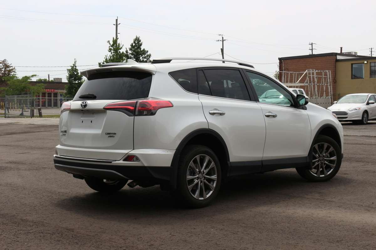 2017 Toyota RAV4 LIMITED -ACCIDENT FREE DEALER SERVICE — снимка 1