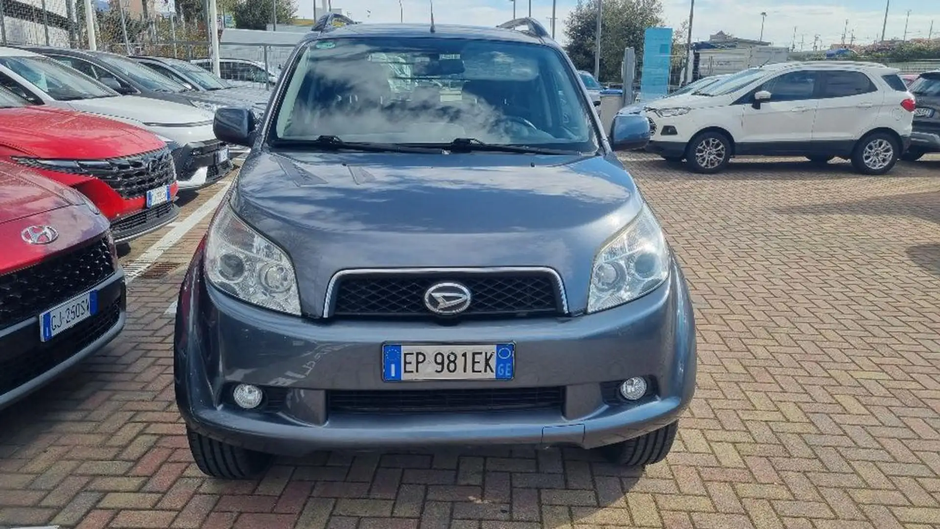 Daihatsu Terios 1.5 4WD Hiro Gris - 1