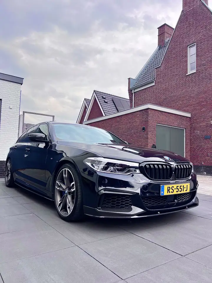 BMW M550 xD Hi Exe — photo 1 of 17