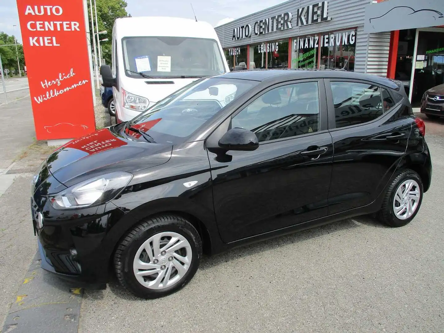 Hyundai i10 Essential *Klima*Tempomat*5-türig Noir - 1