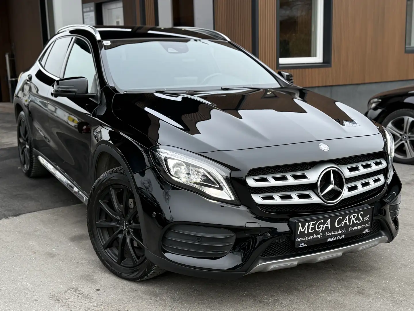 Mercedes-Benz GLA 200 CDI Schwarz - 2