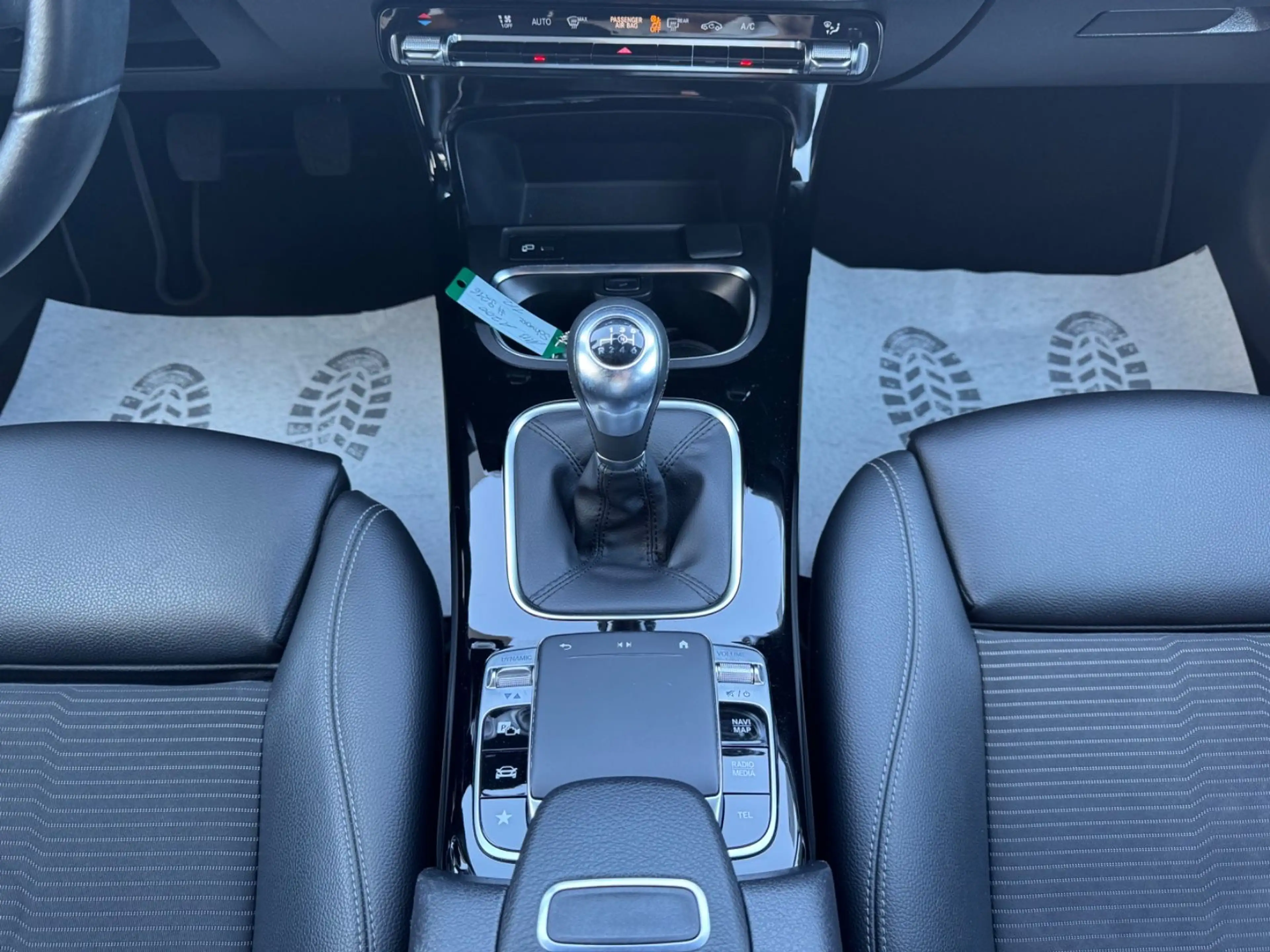 Mercedes-Benz A 200 Limousine Progressive — photo 16