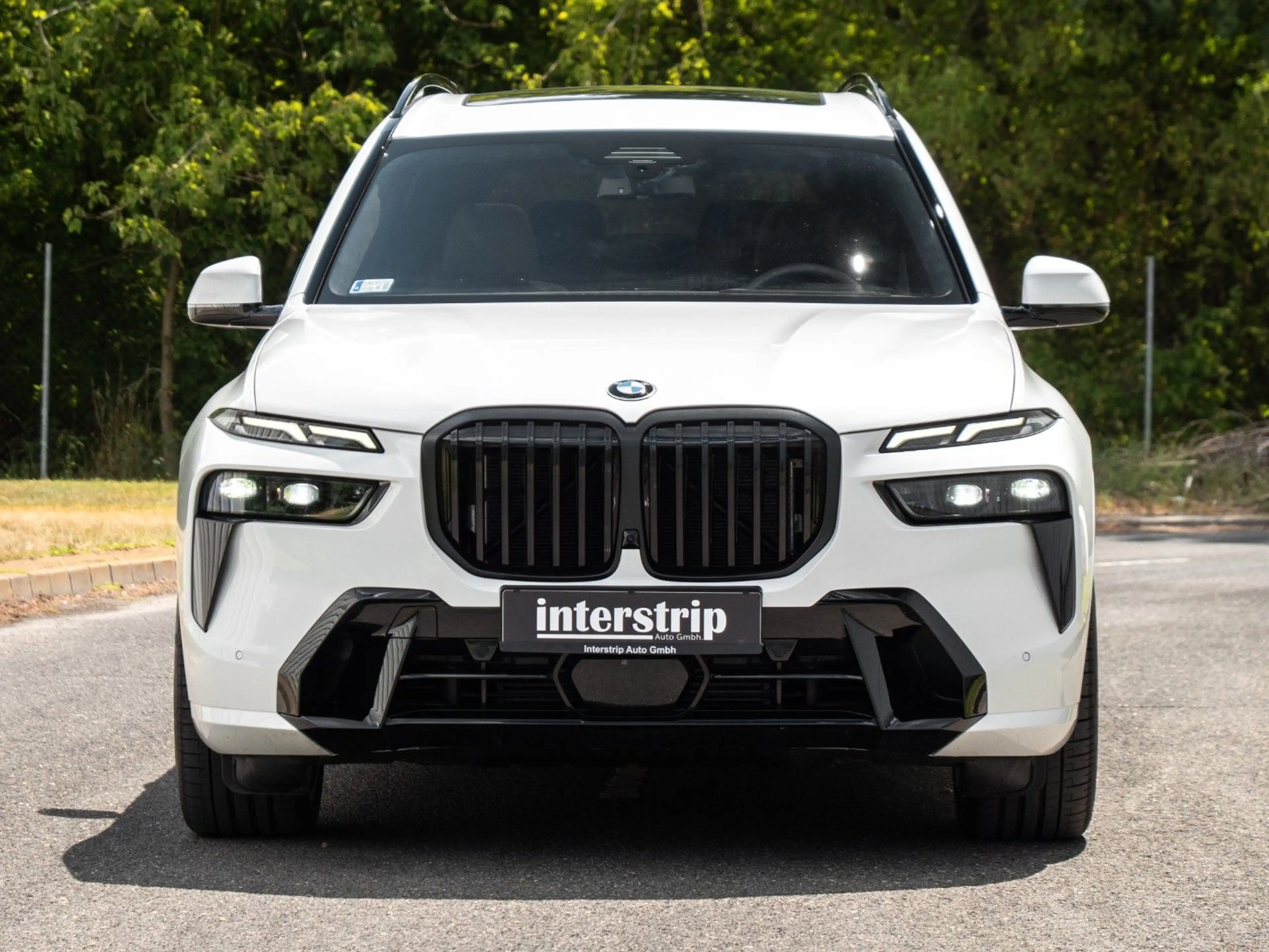 BMW X7 40d M SPORT PRO.SOFTCL.LUFTFE.PANO.AHK.5/100 — photo 2