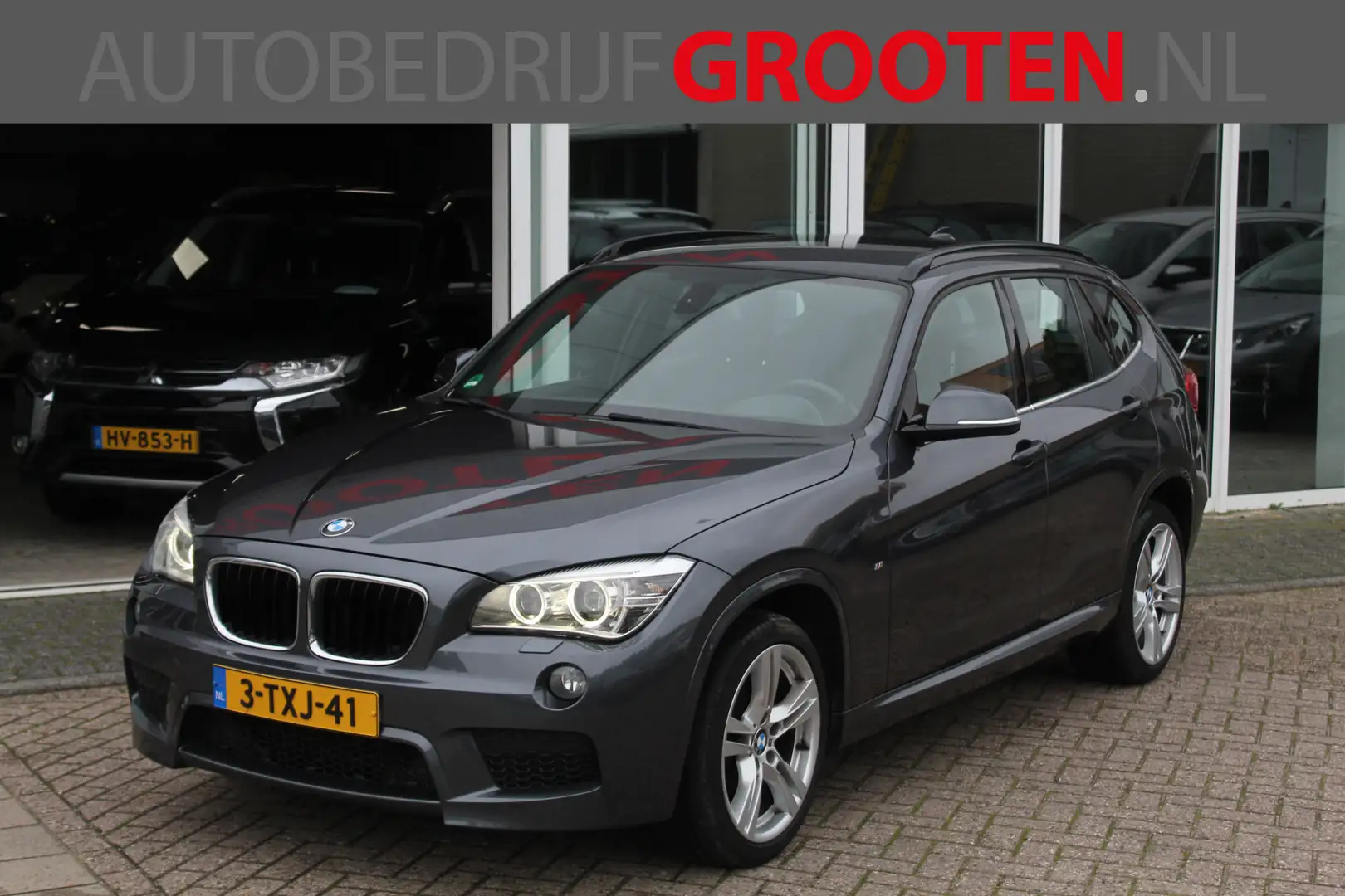 BMW X1 sDrive20i High Executive M-Sport Grijs - 1