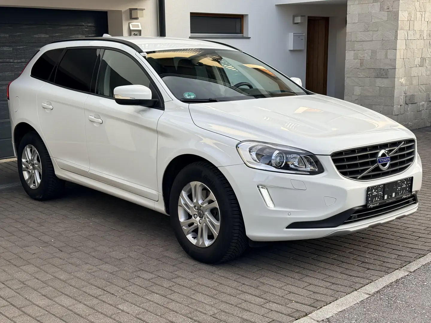 Volvo XC60 AWD...Automatic....Nur 43750 km Weiß - 2