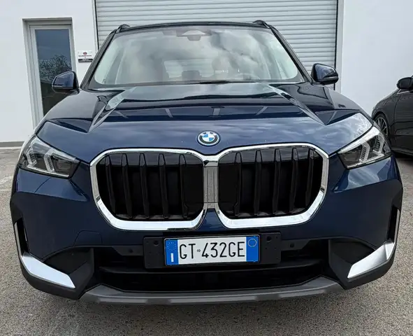 BMW X1 main image