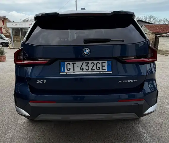 BMW X1 view 5