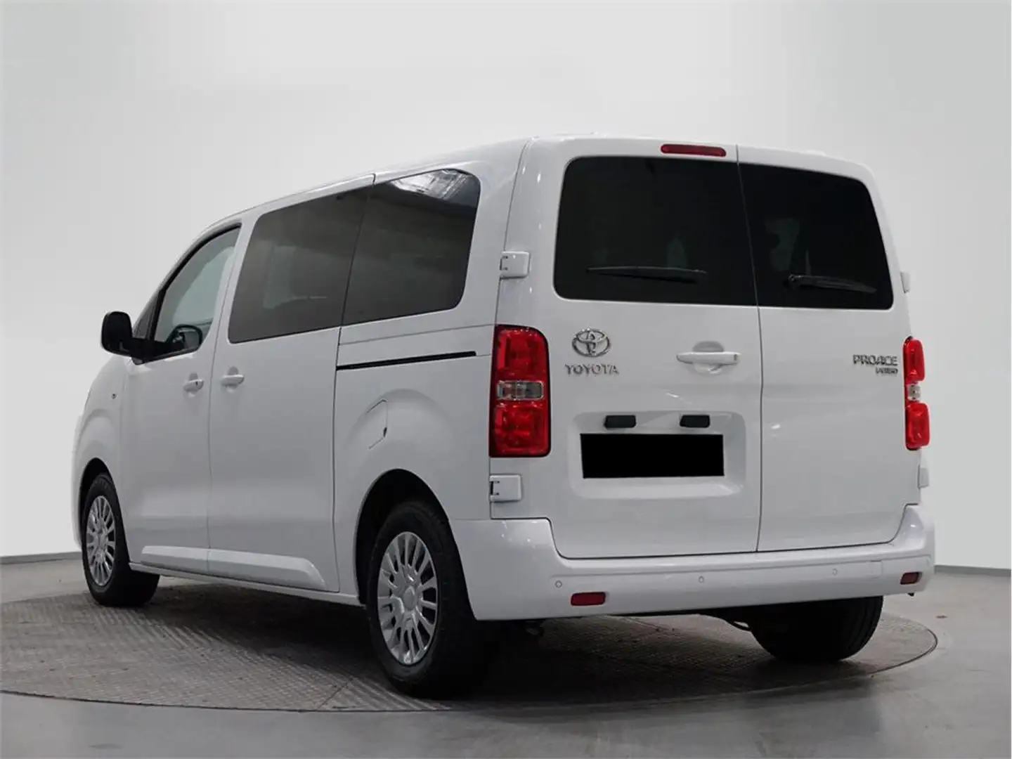 Toyota Proace Shuttle L1 2.0D 106kW (145CV) 6MT VX 9p - 2