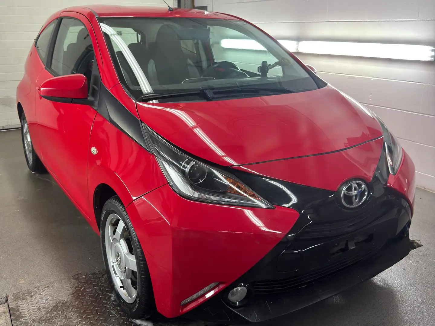Toyota Aygo x-play touch*TEMPOMAT*RÜCKFAHRCAM* Rot - 1
