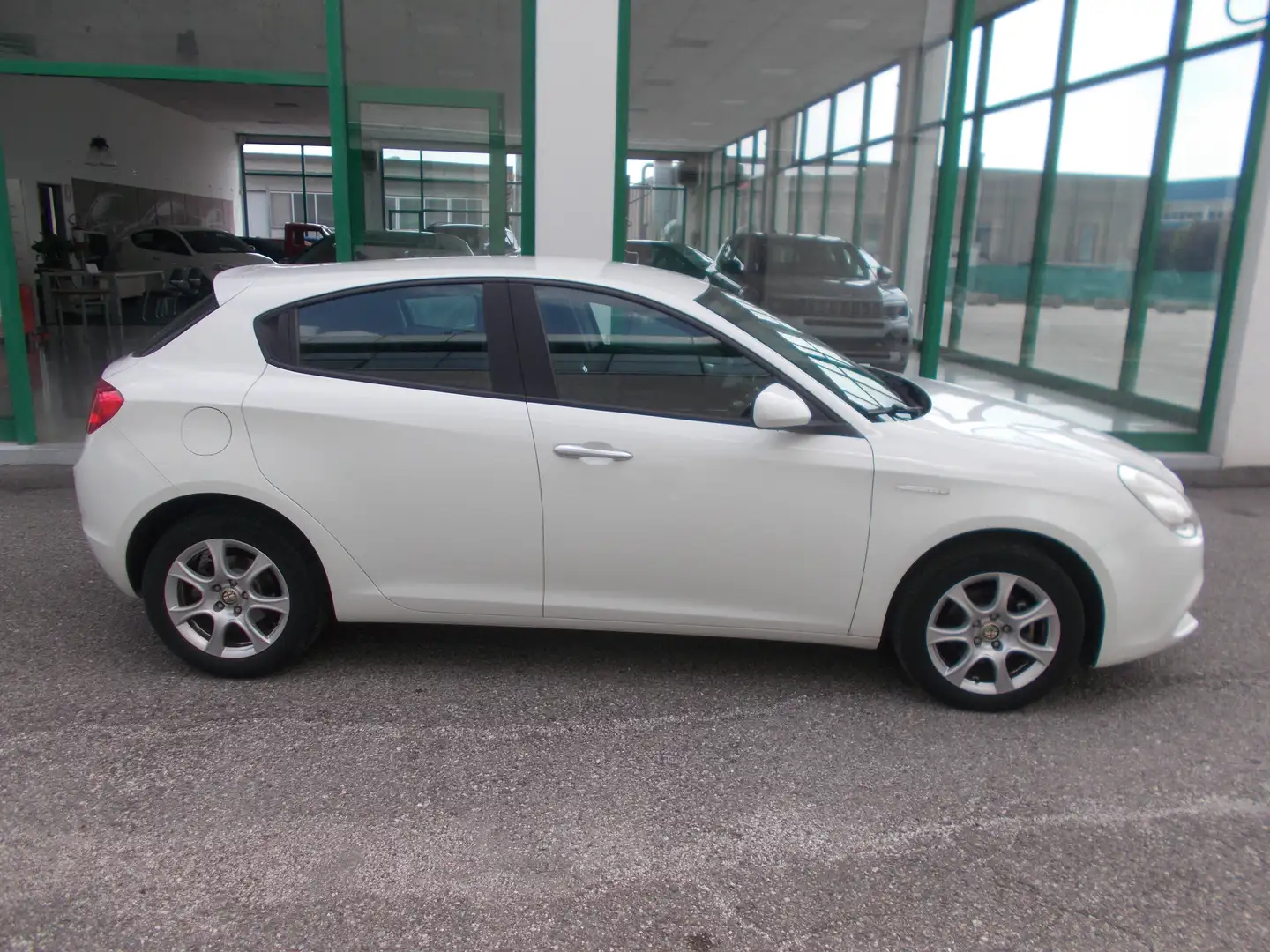 Alfa Romeo Giulietta Giulietta 1.4 t. Gpl 120cv NEOPATENTATI Bianco - 2
