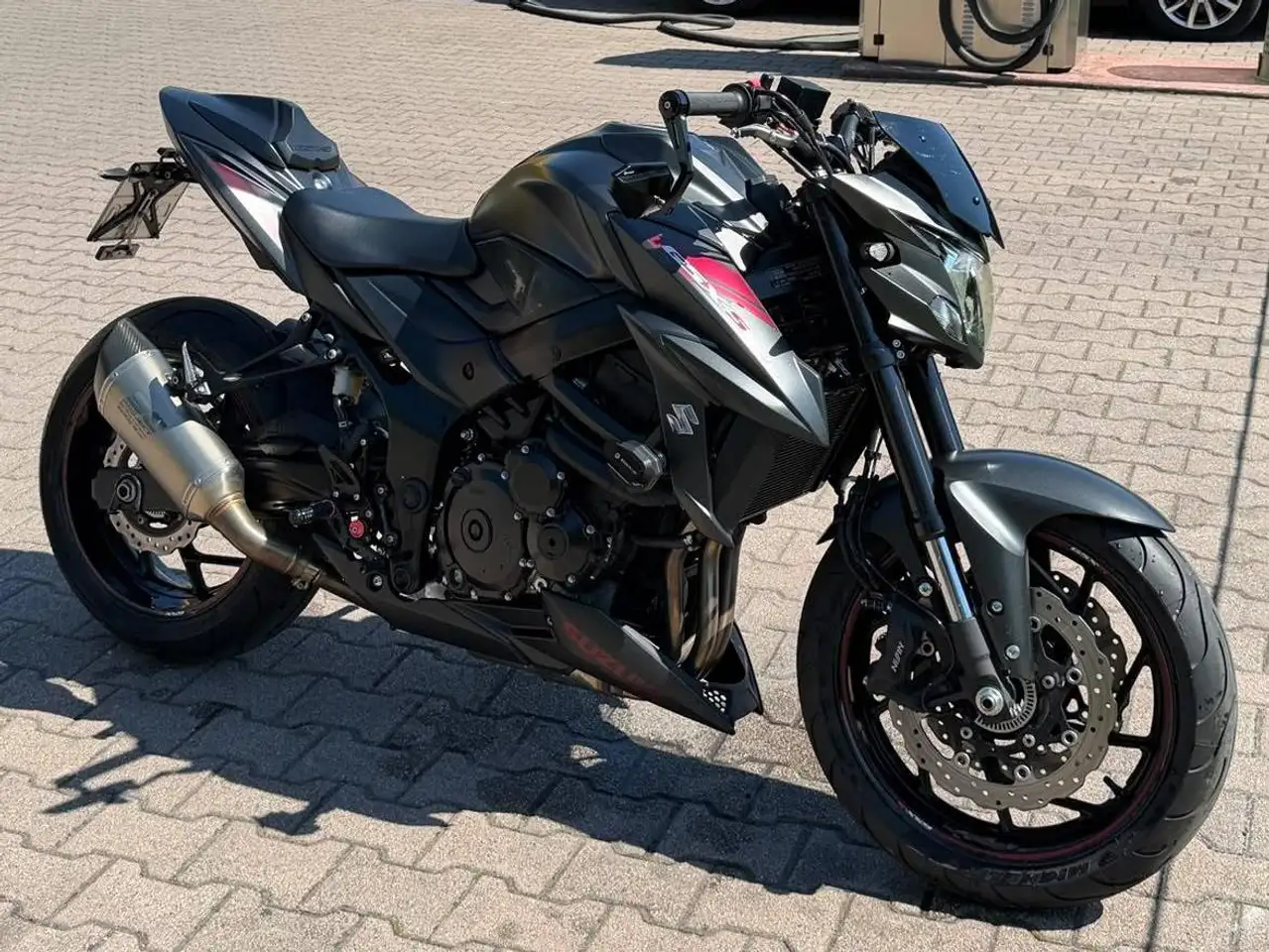 Suzuki GSX 750