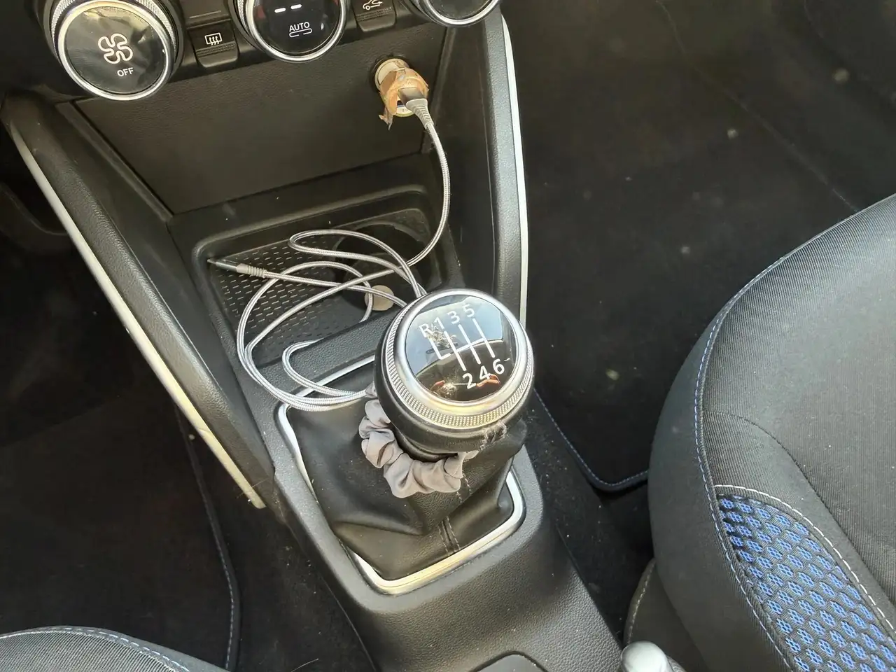 Dacia Duster — photo 20