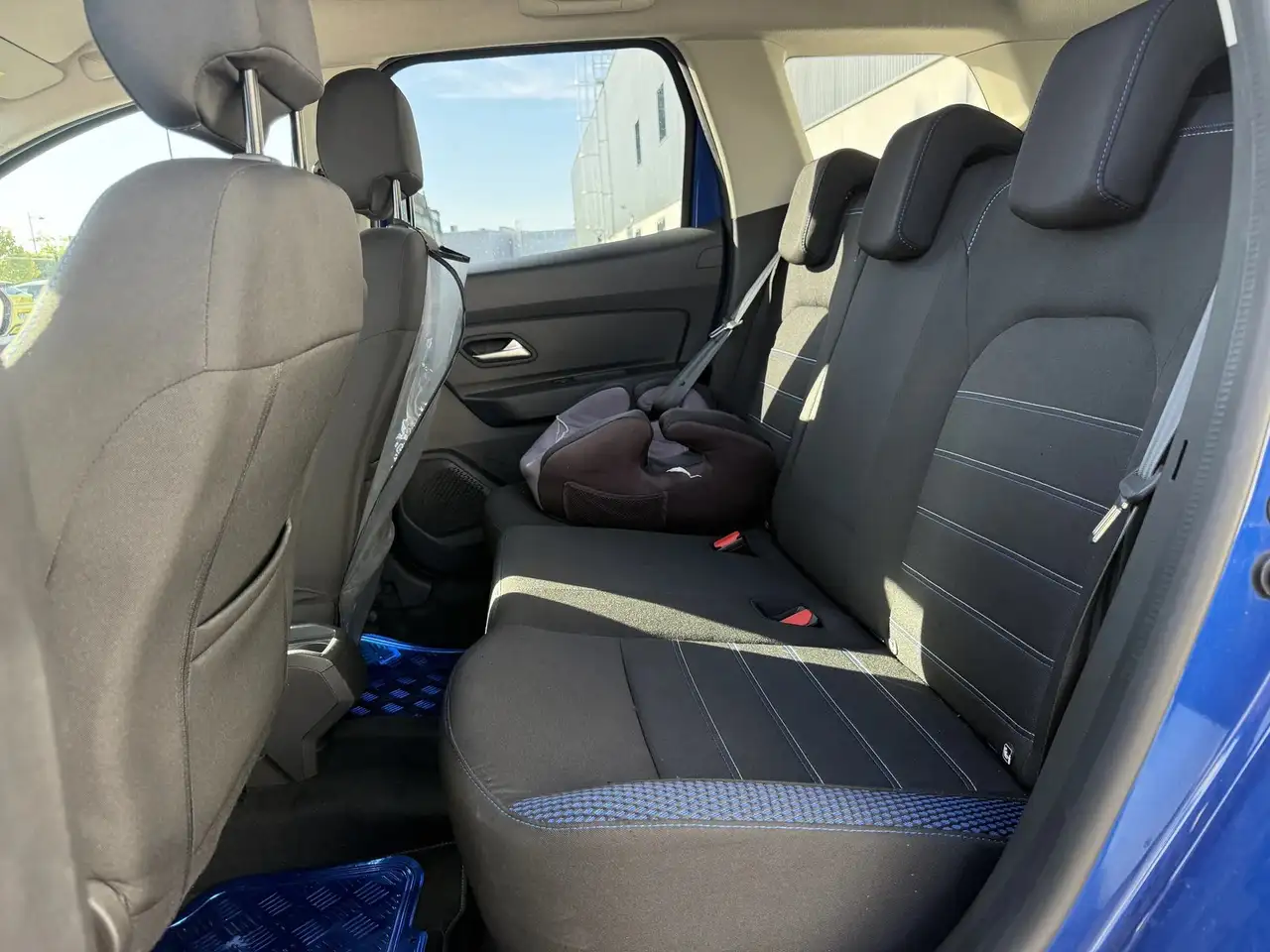 Dacia Duster — photo 14