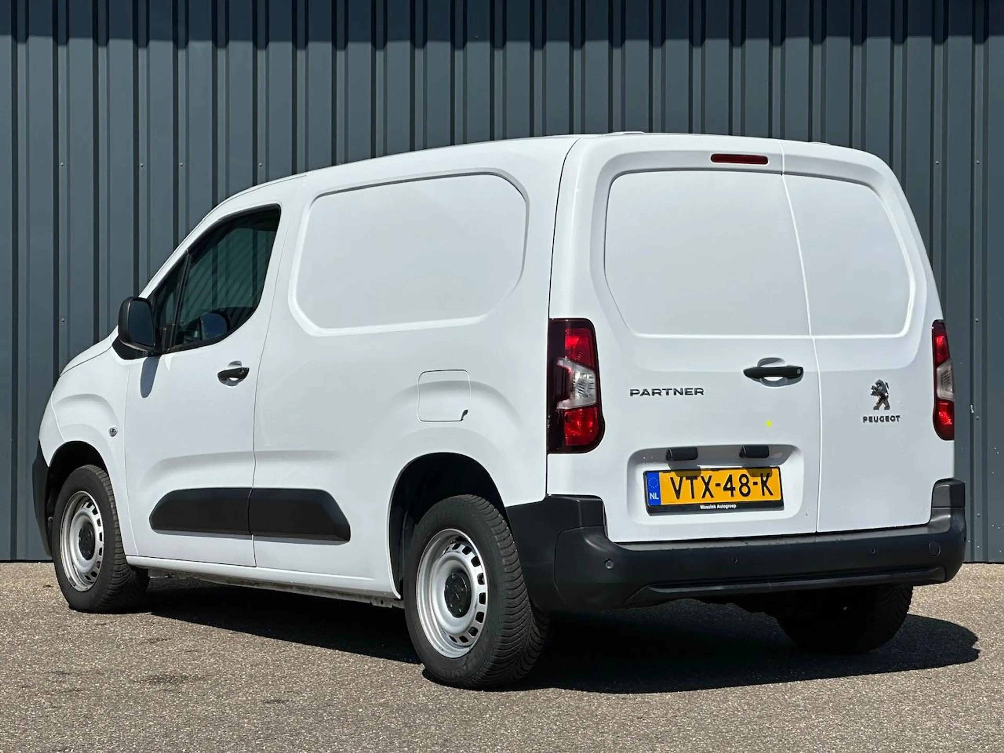 Peugeot Partner 1.5 BlueHDi 100 S&S L1 | Houten Afwerking Laadruim — photo 3