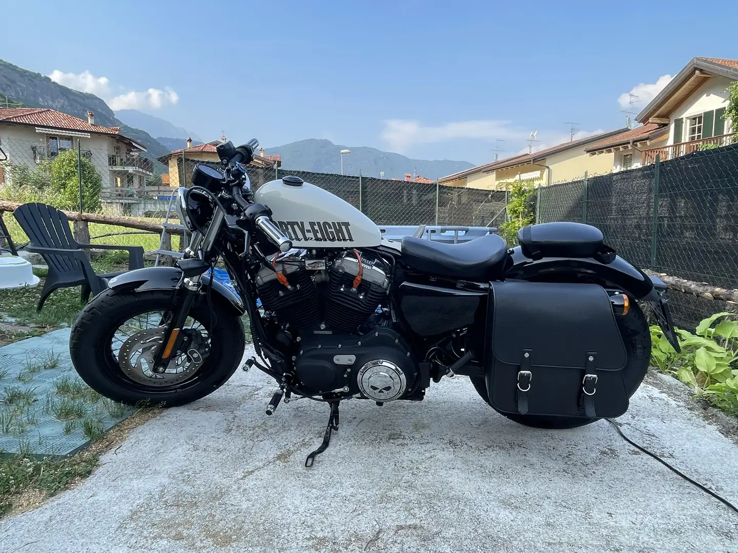 Harley-Davidson Sportster Forty Eight Bianco - 2