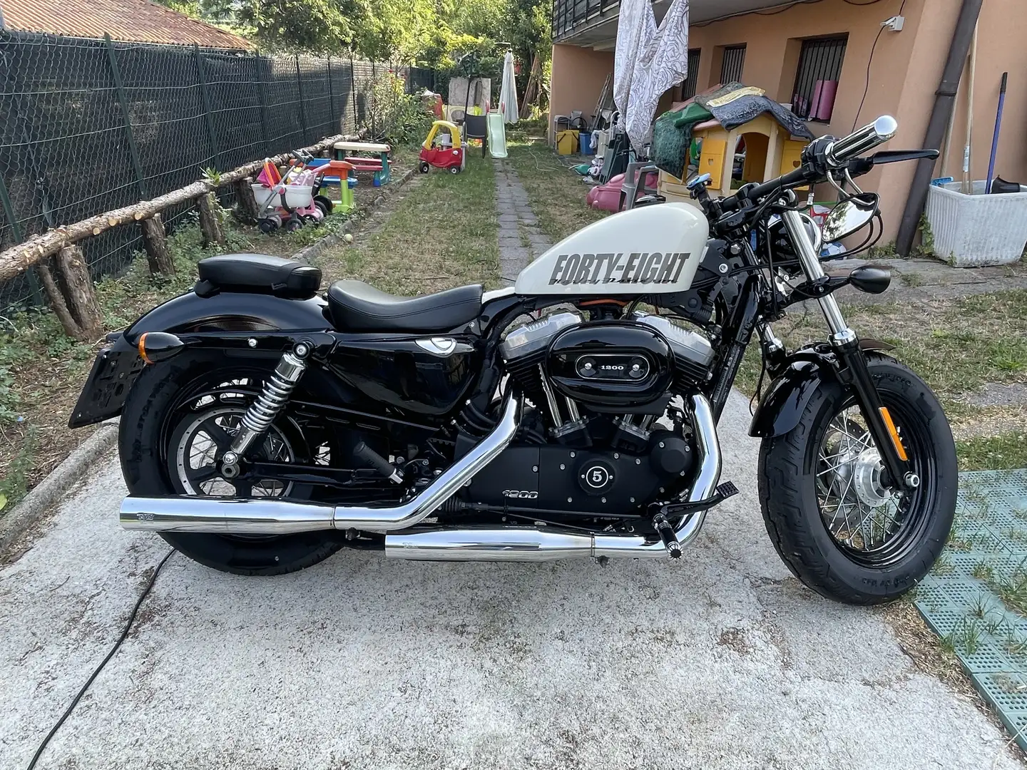 Harley-Davidson Sportster Forty Eight Bianco - 1