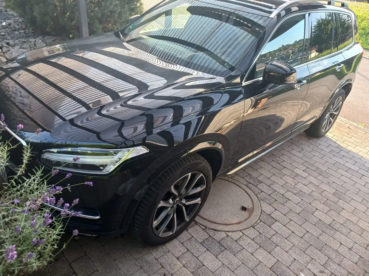 Volvo XC90 D5 AWD Geartronic Momentum Schwarz - 2