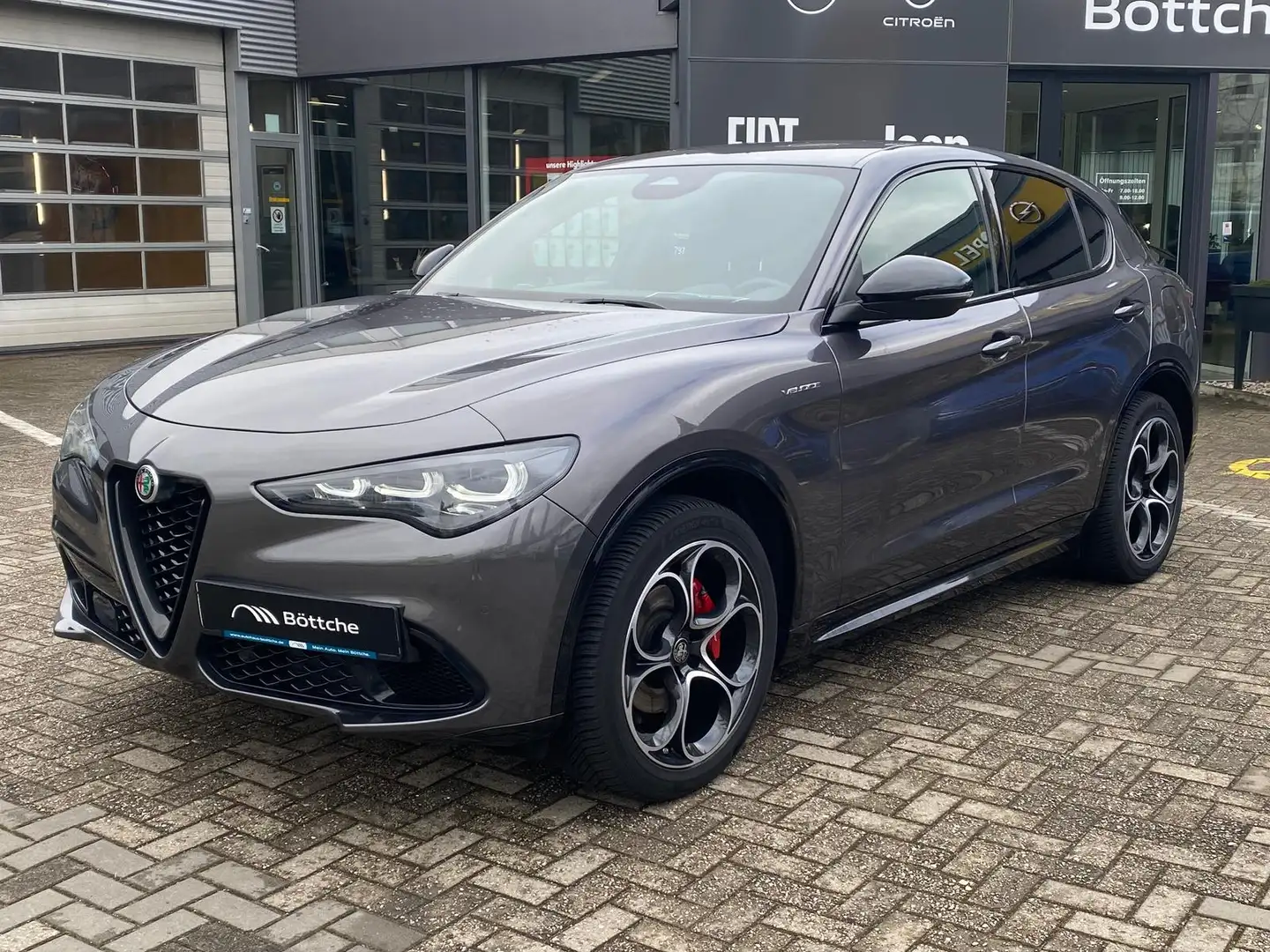 Alfa Romeo Stelvio Veloce / Komf.Pak / HarmanKardon / TechP Grau - 2