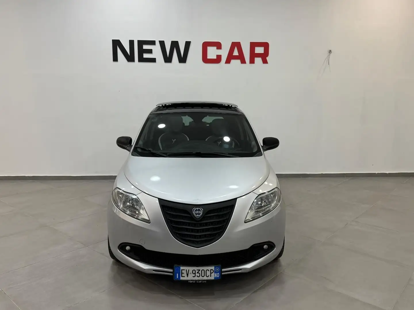 Lancia Ypsilon 1.3 MJT 16V 95 CV 5 porte S&S Platinum Argento - 2