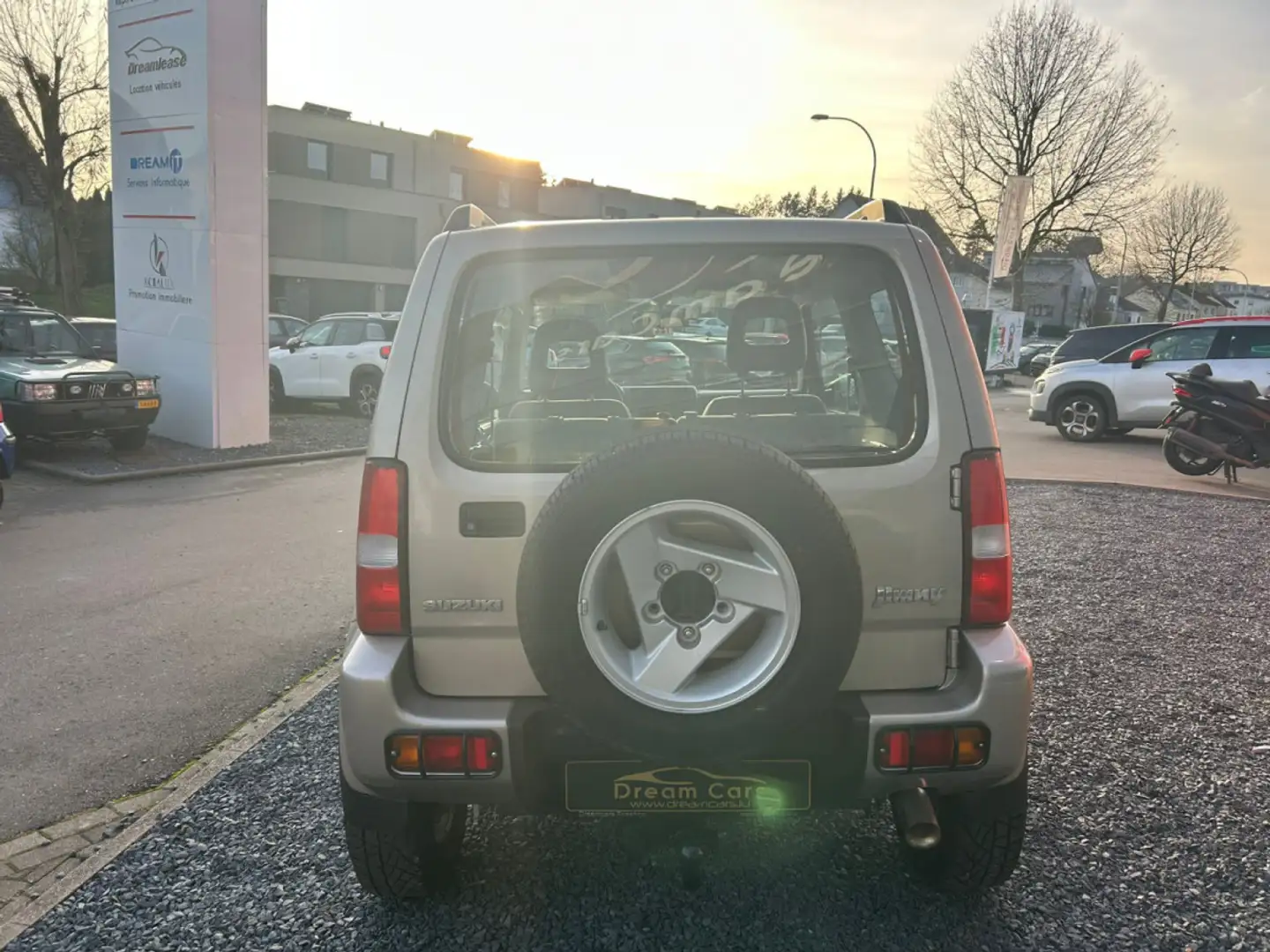 Suzuki Jimny 1.3i Gris - 2
