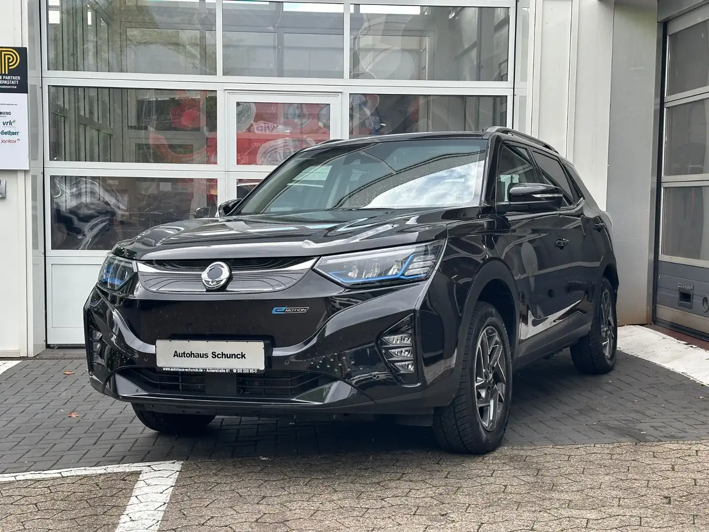 SsangYong Korando e-Motion LEDER/LED/CAM Schwarz - 1
