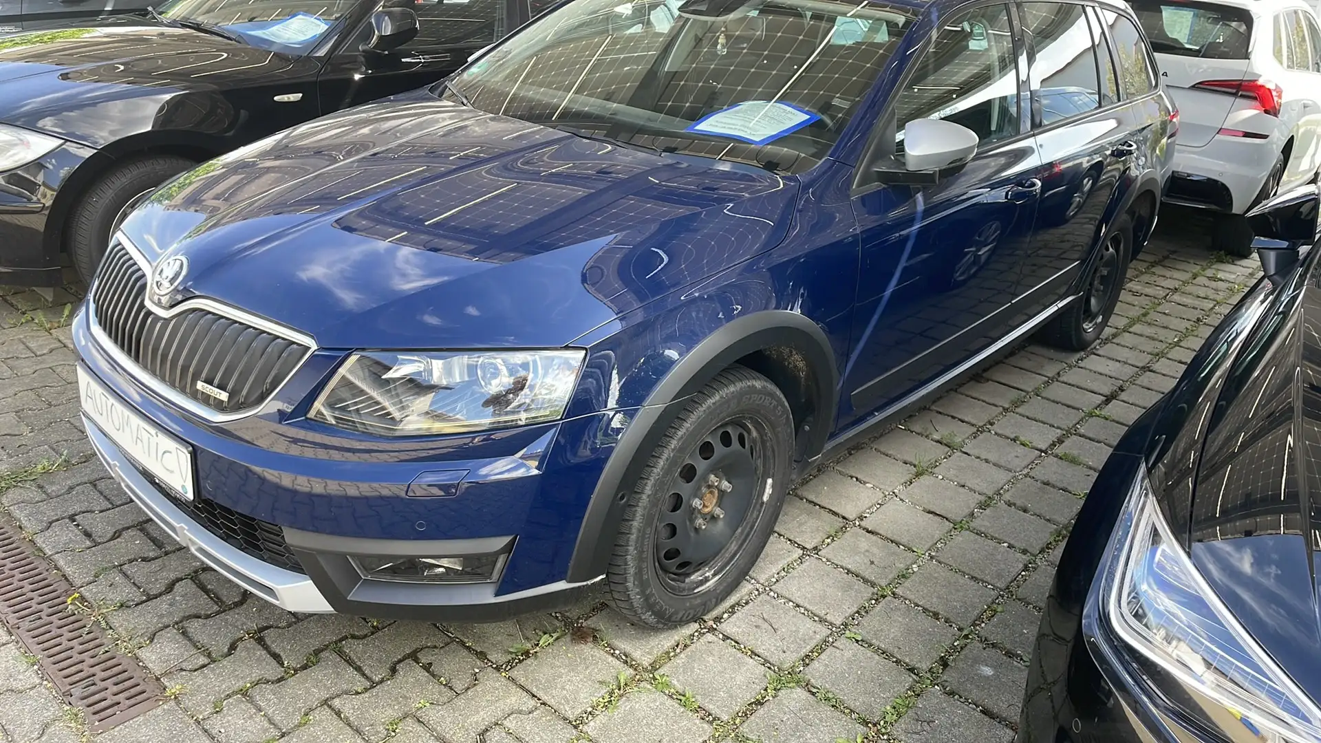 Skoda Octavia Combi 2.0 TDI (Green tec) 4x4 DSG Scout Blau - 2
