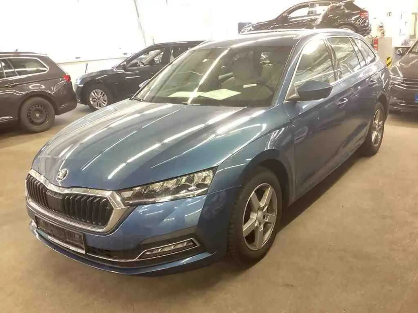 Skoda Octavia Combi 2.0TDI 150Ps SHZ Bleu - 1