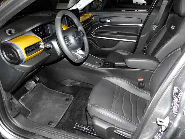 Jeep Avenger view 11