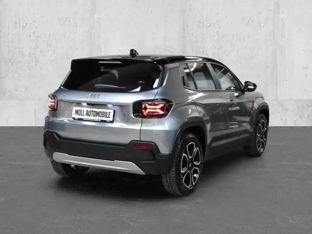 Jeep Avenger view 2