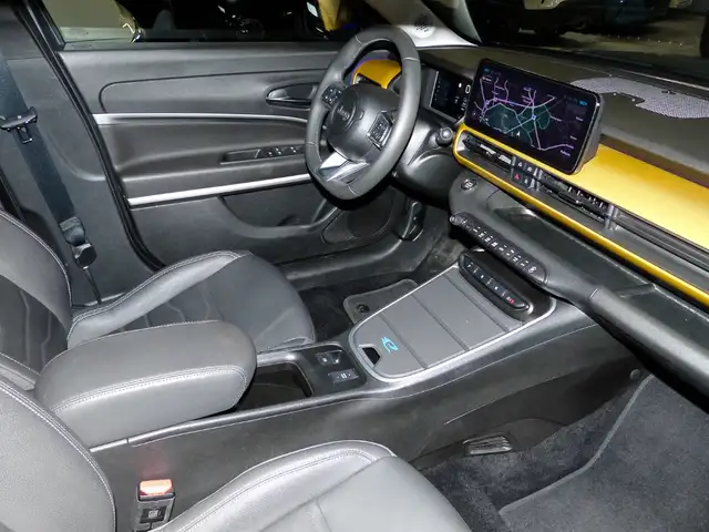 Jeep Avenger view 3