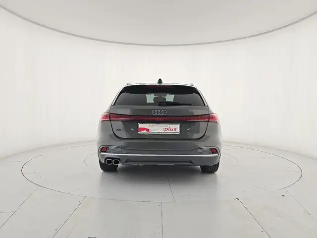 Audi A5 view 4
