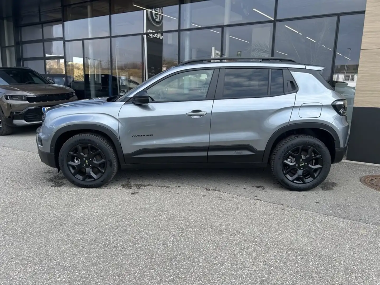 Jeep Avenger 1.2 T3 e-Hybrid 4xe Overland e-DCT6 Grau - 2