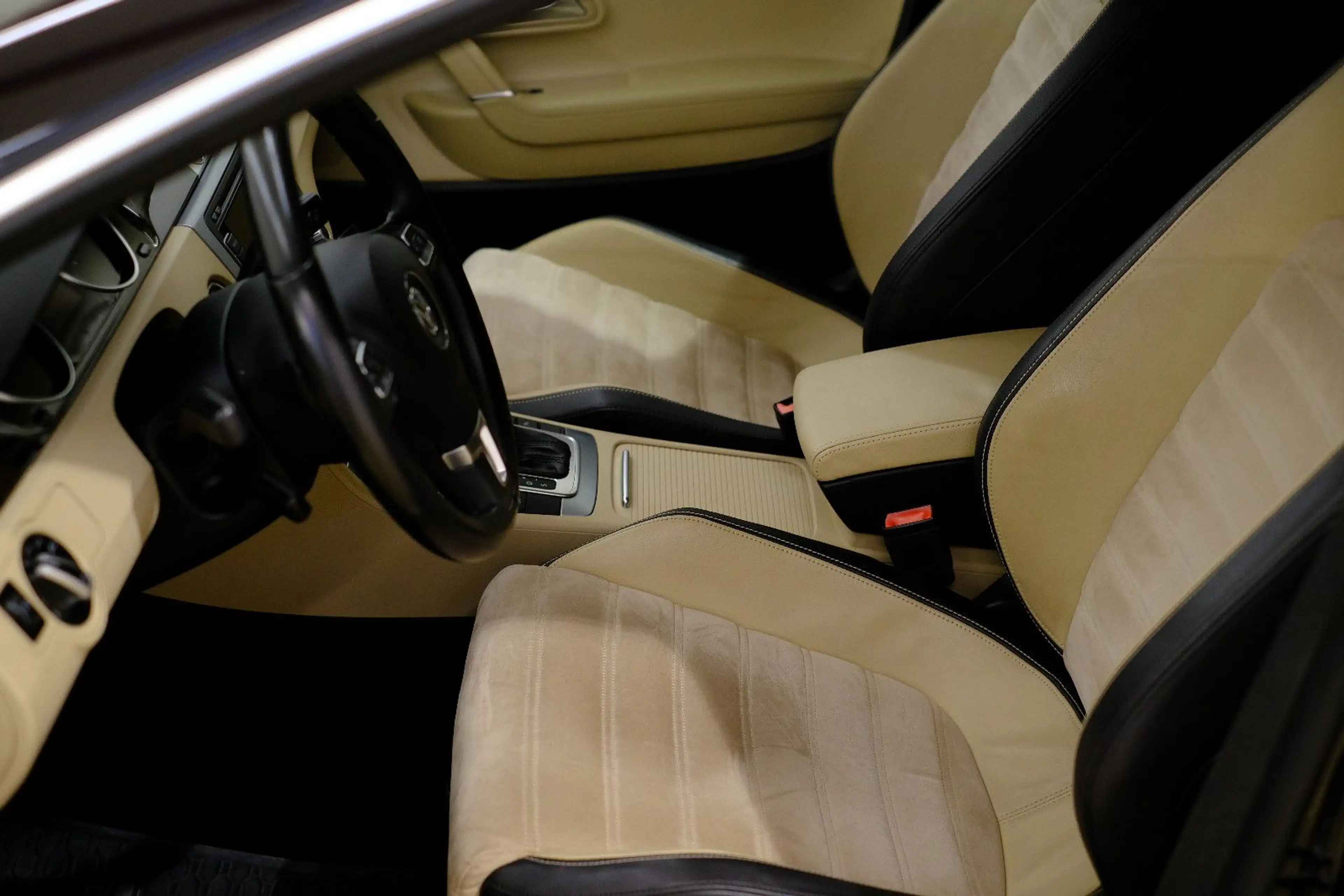 Volkswagen CC 2.0TSI DSG BiXenon Navi RFK Sport — photo 13
