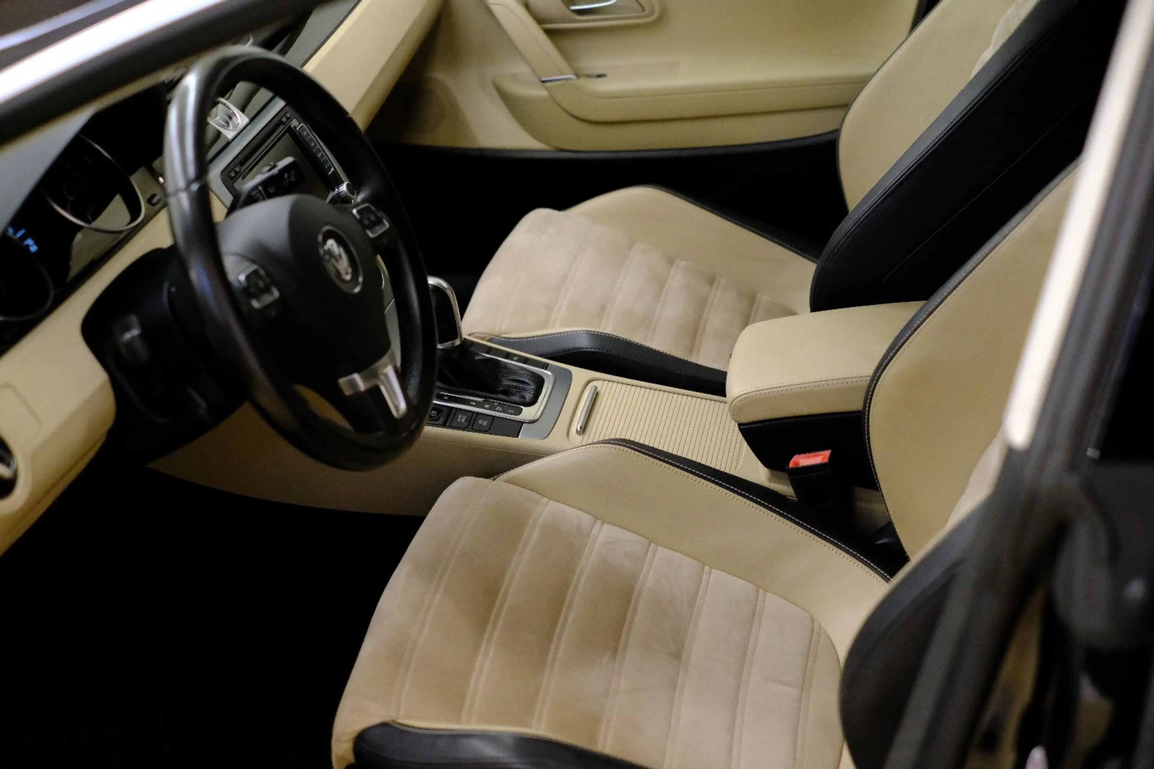 Volkswagen CC 2.0TSI DSG BiXenon Navi RFK Sport — photo 11