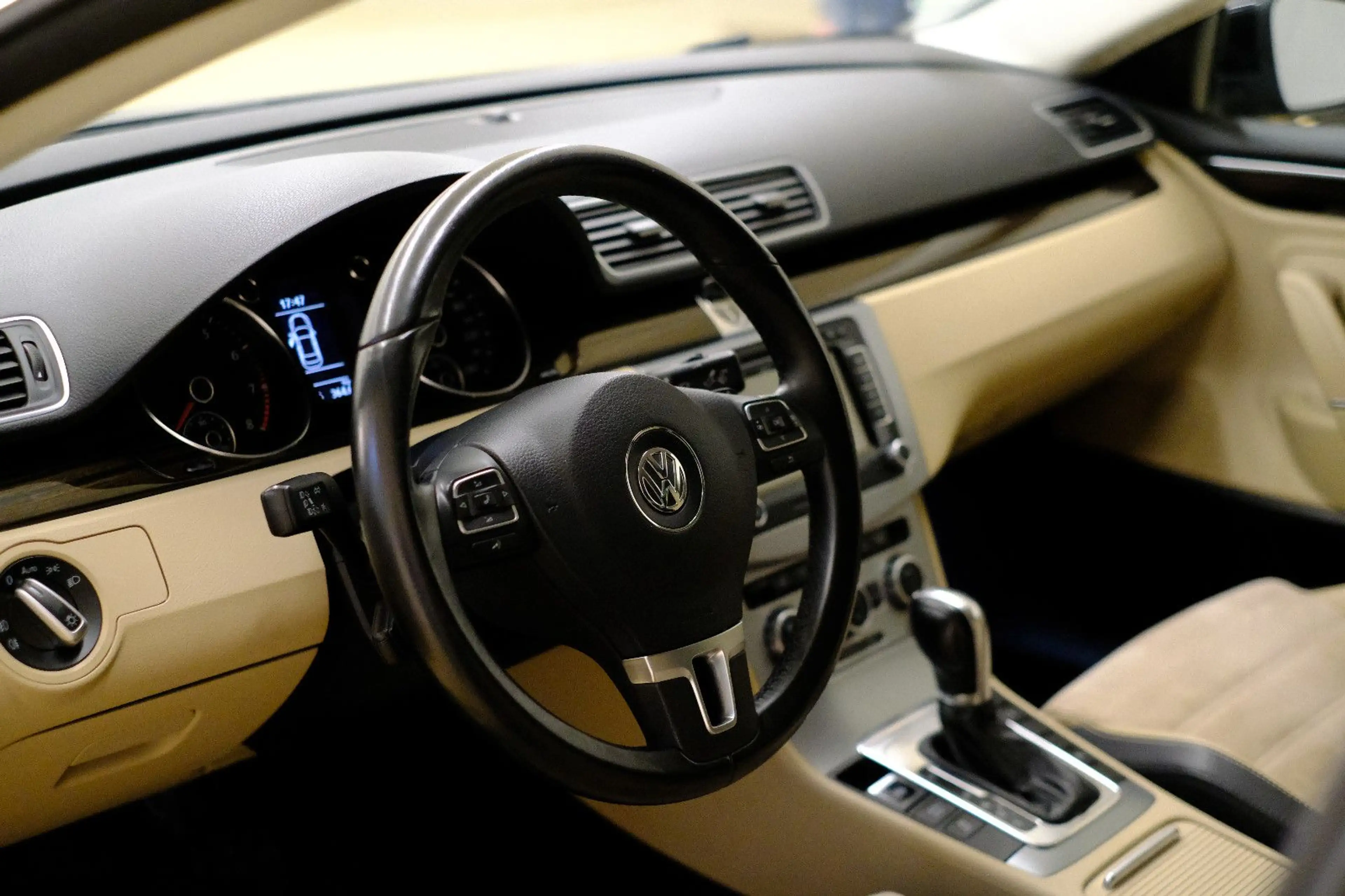 Volkswagen CC 2.0TSI DSG BiXenon Navi RFK Sport — photo 12