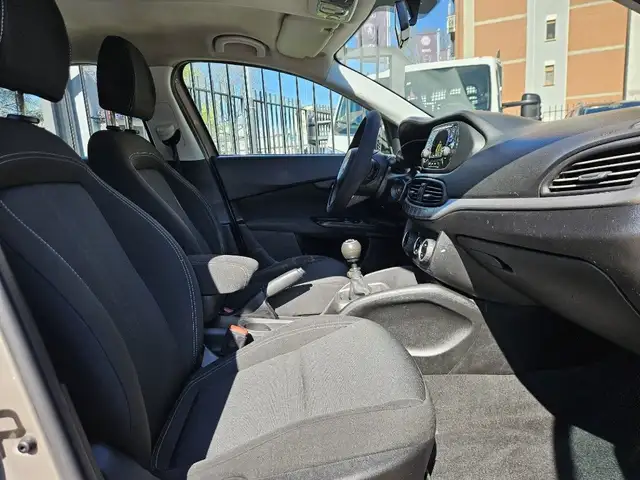 Fiat Tipo view 9