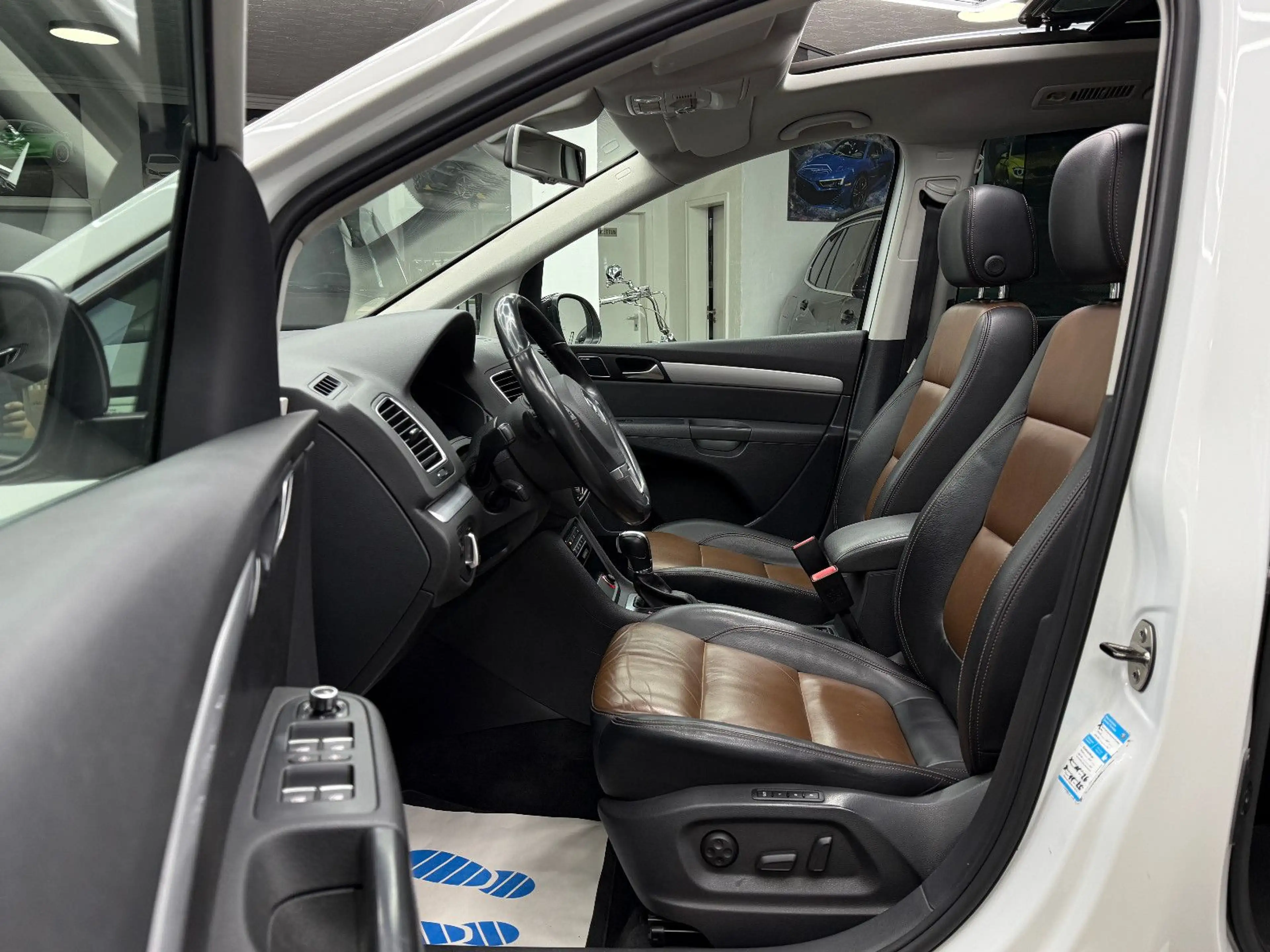 Volkswagen Sharan 2.0 TDI Highline 7-Sitzer DSG Pano Kamera — photo 14