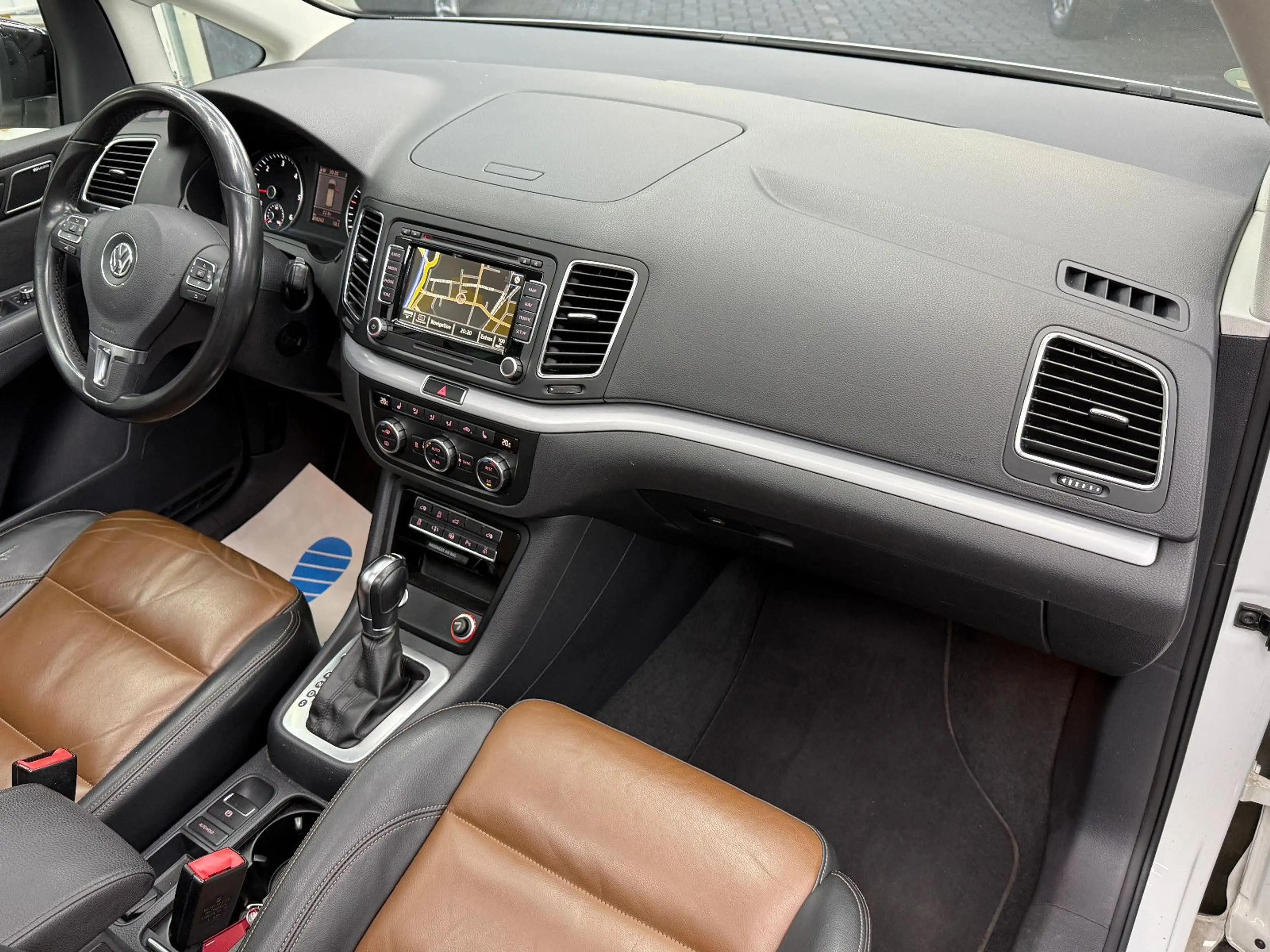 Volkswagen Sharan 2.0 TDI Highline 7-Sitzer DSG Pano Kamera — photo 10
