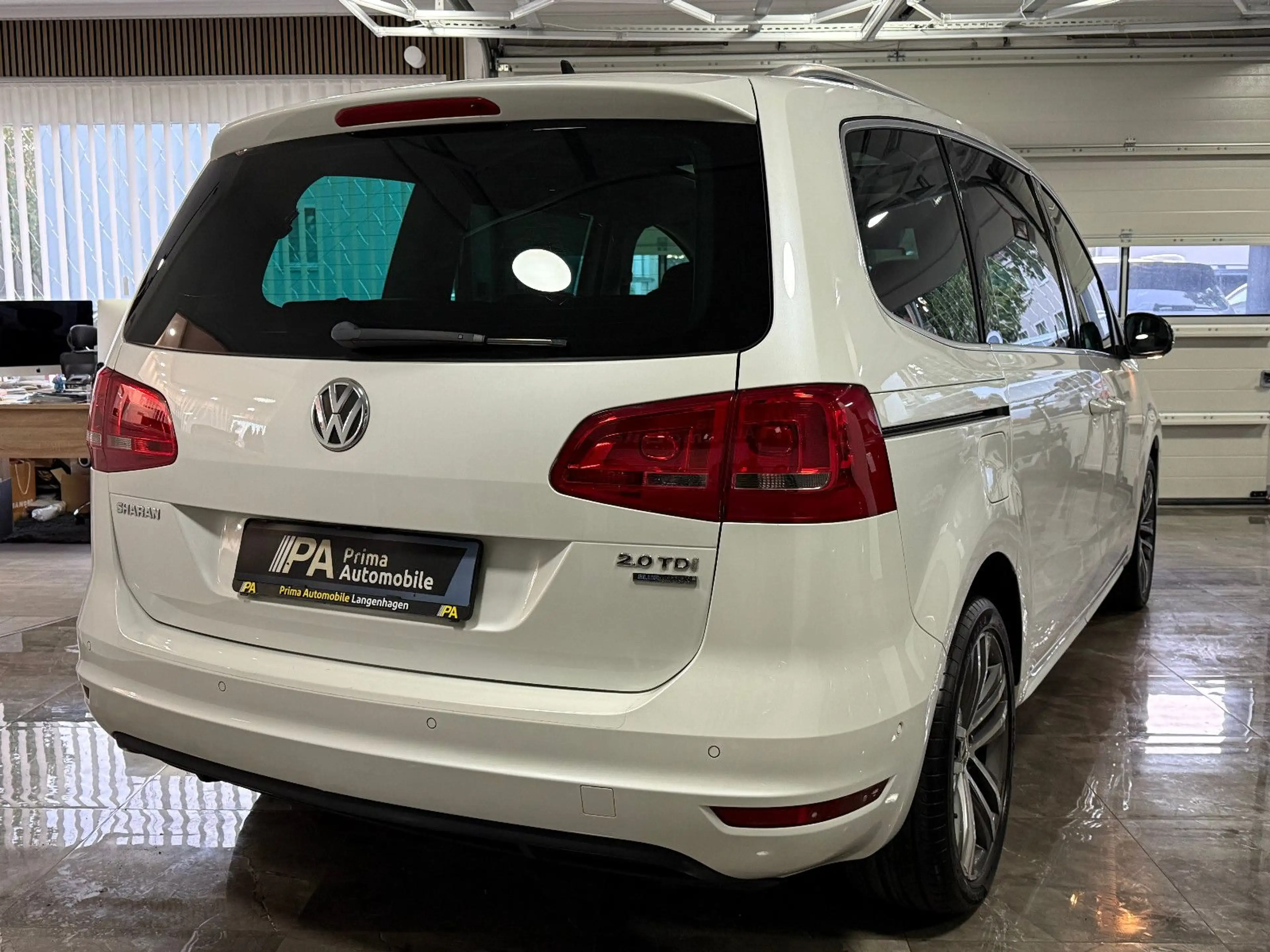 Volkswagen Sharan 2.0 TDI Highline 7-Sitzer DSG Pano Kamera — photo 6