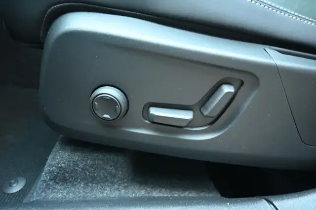 Volvo XC40 view 29